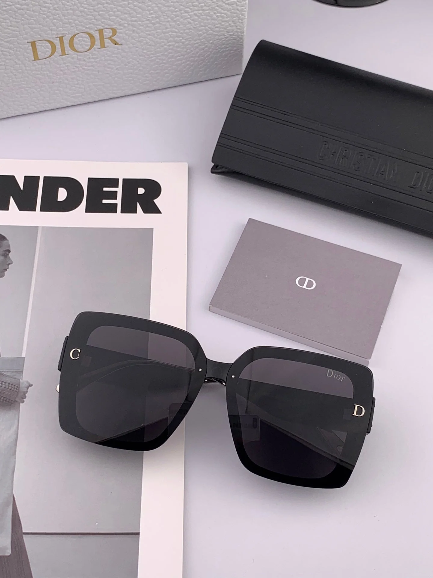 MONTAIGNE SUNGLASS CD0805 IN ACETATE
