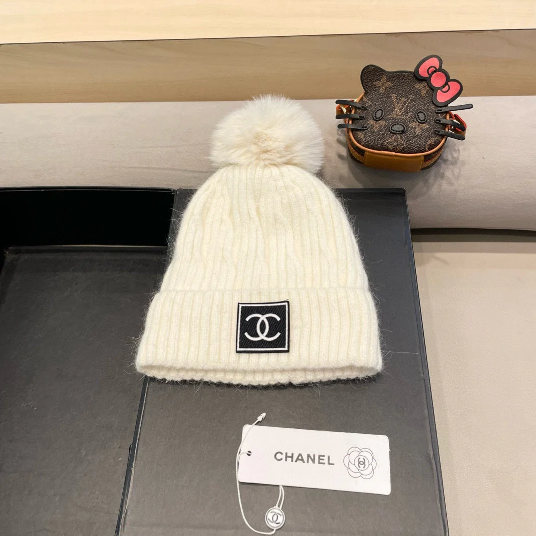 BEANIE HAT IN WHITE WOOL 422176