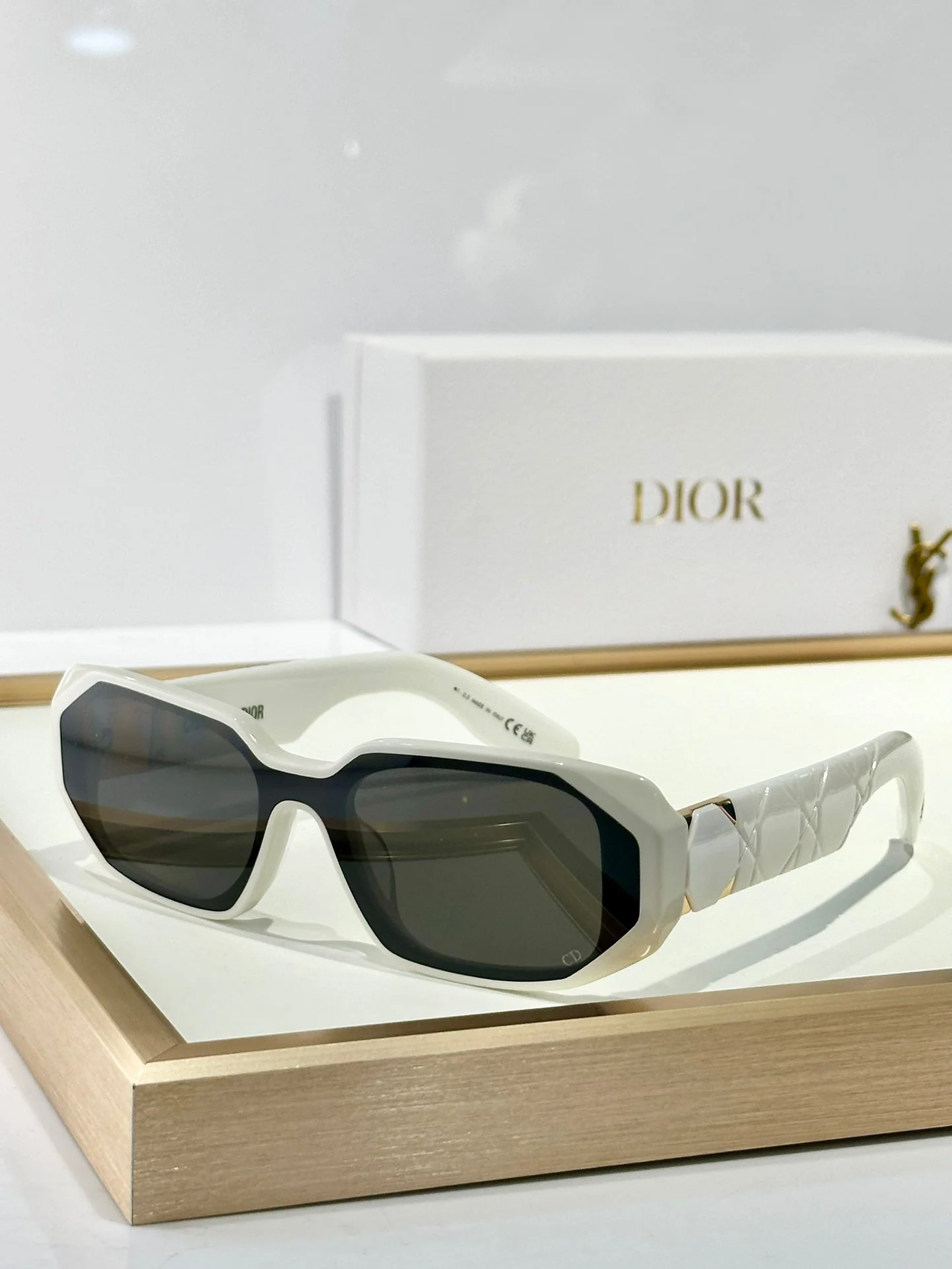 MONTAIGNE SUNGLASS LABY99.22 A3I IN ACETATE