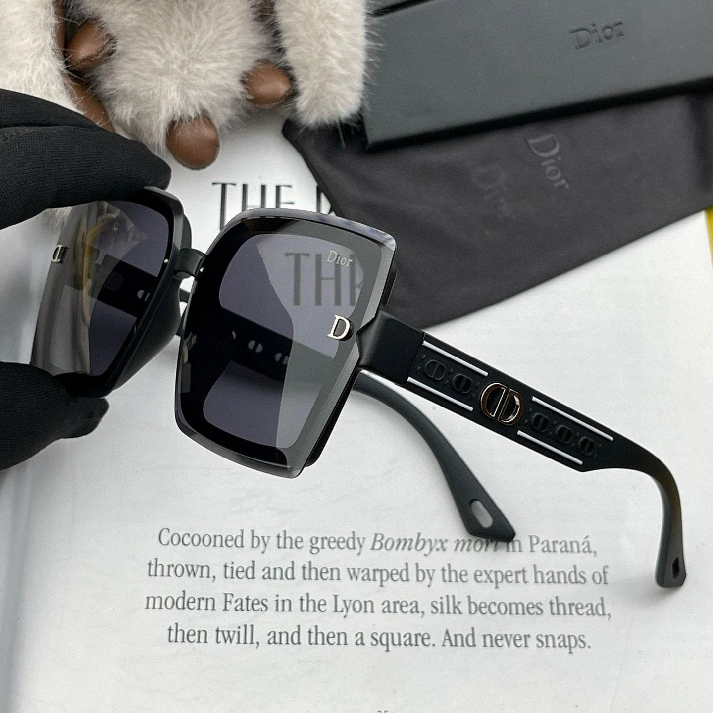 MONTAIGNE SUNGLASS CD2590 IN ACETATE
