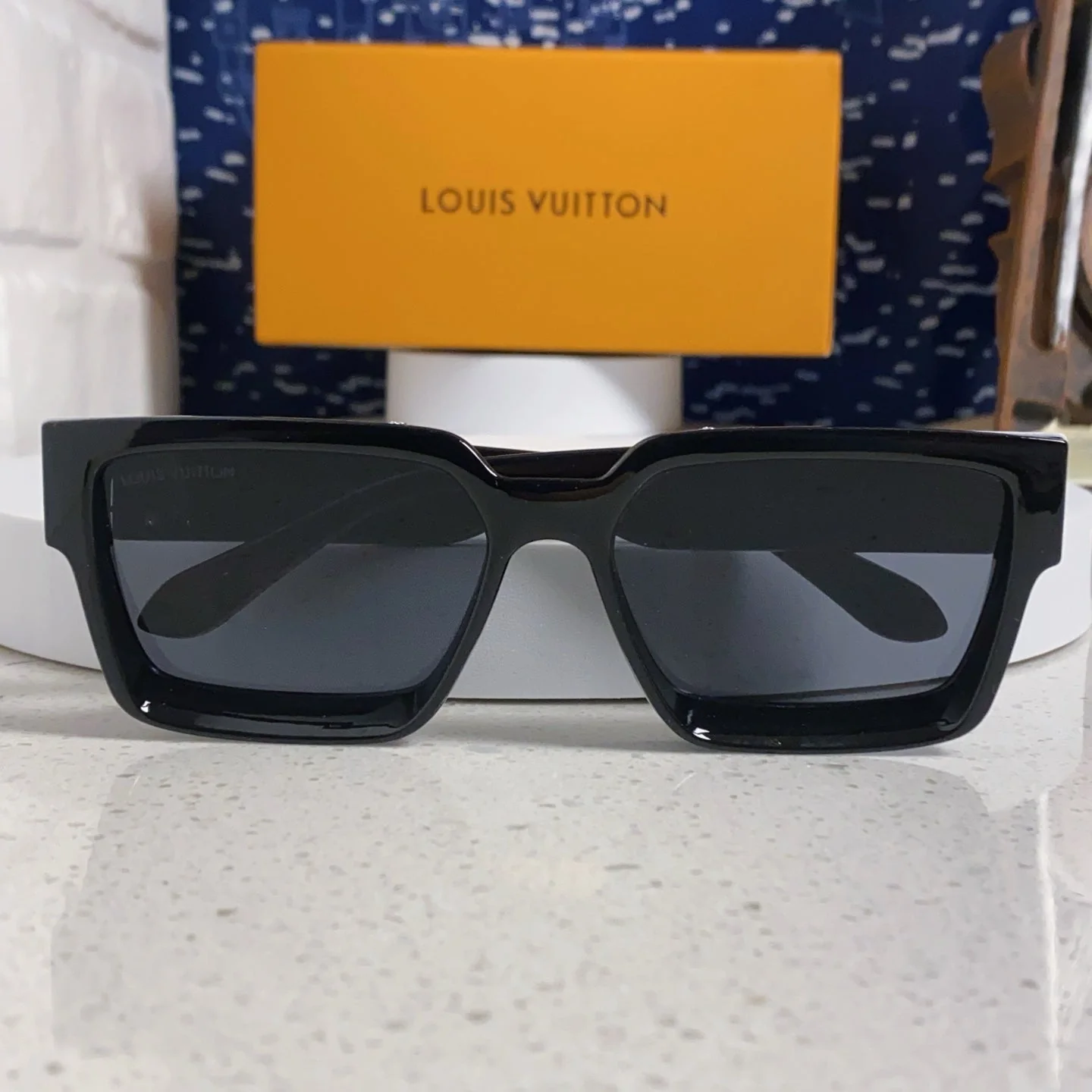 RECTANGLE SUNGLASSES 575849 BLACK IN ACETATE