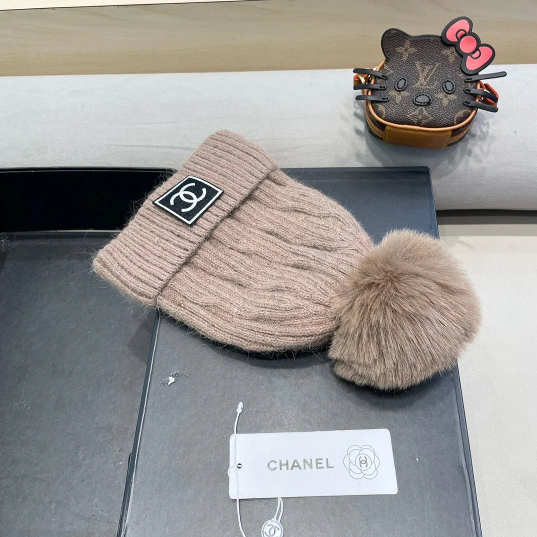BEANIE HAT IN LIGHT BROWN WOOL 422175