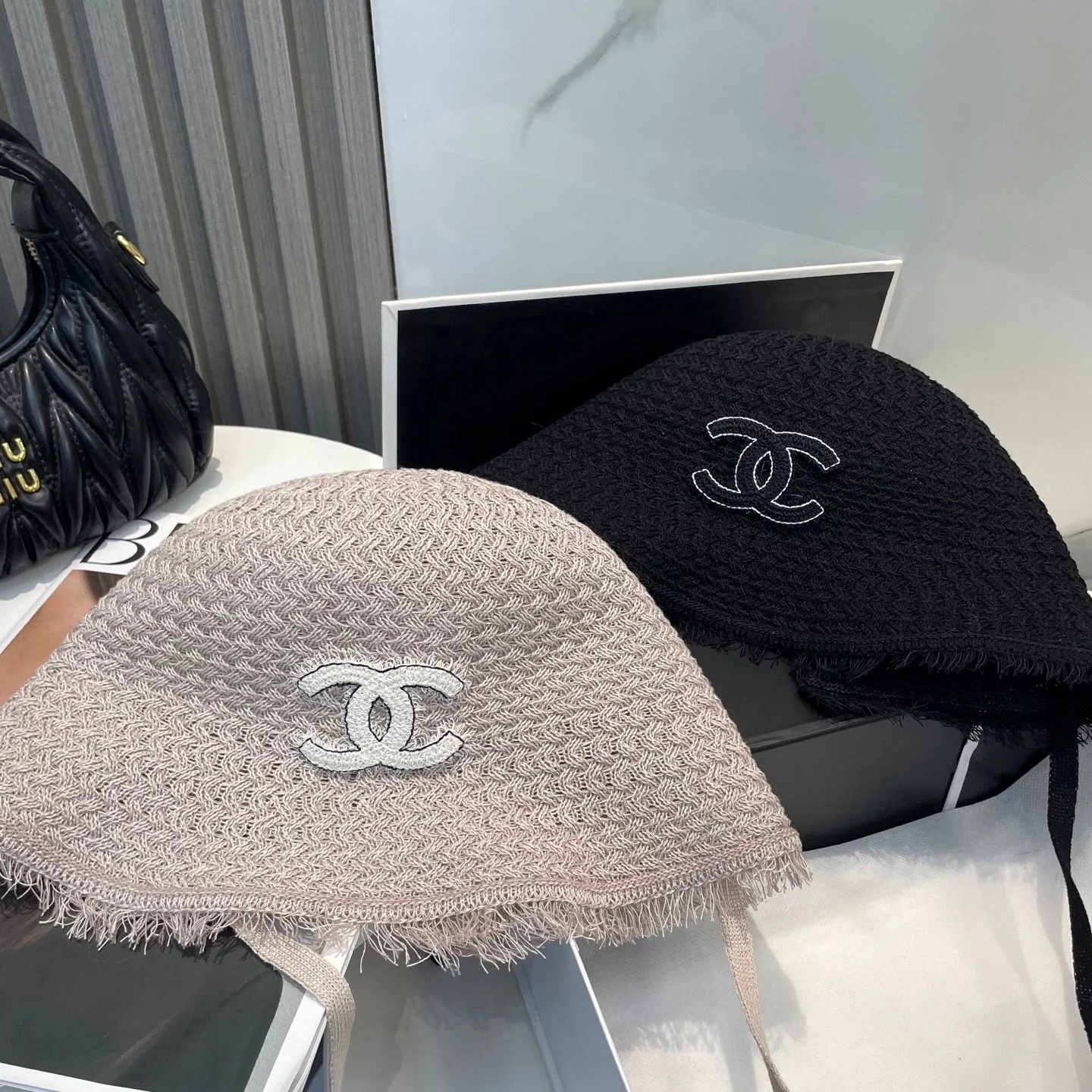 KNITTED BUCKET HAT BLACK 673882