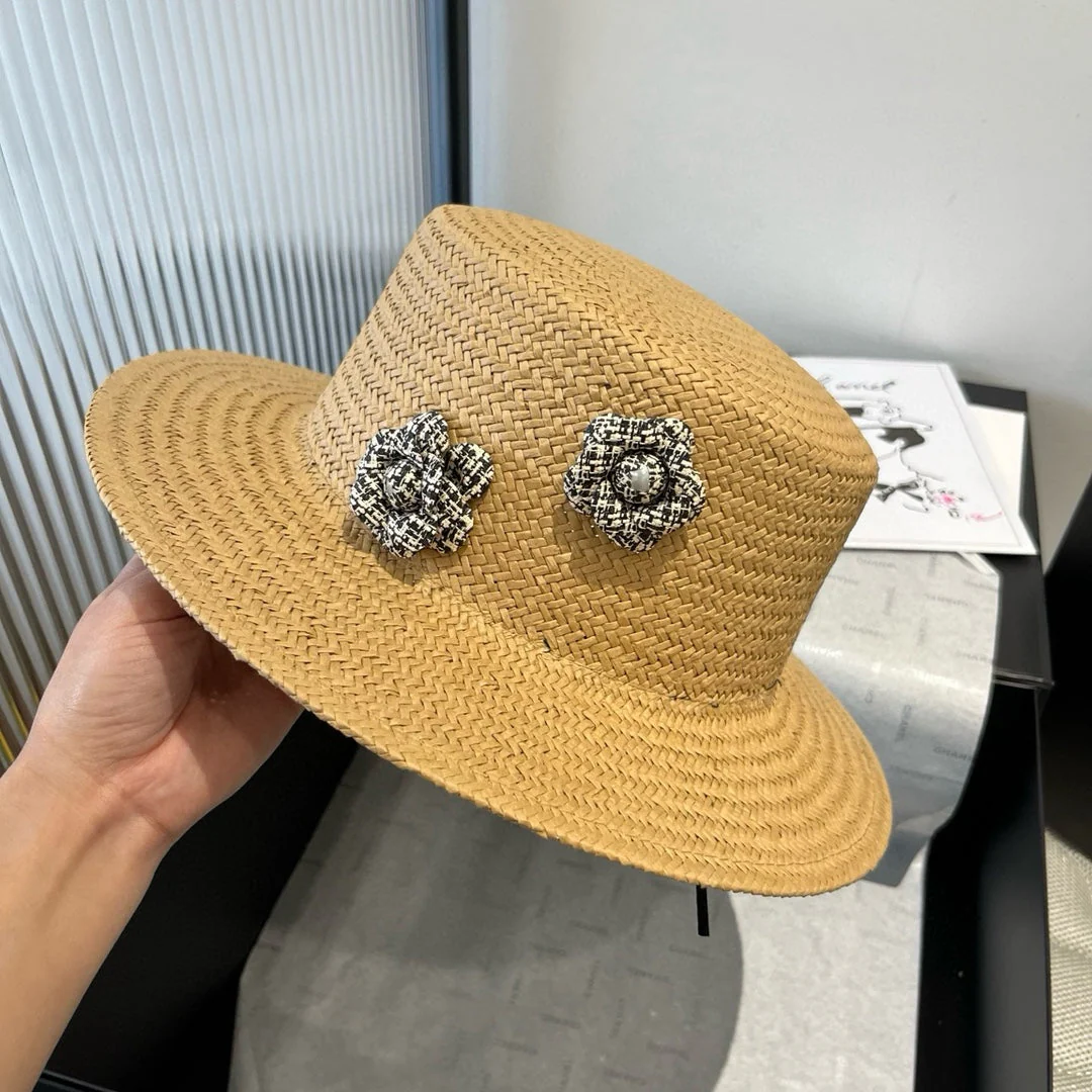FLAT STRAW HAT BROWN FLOWER ATTACHMENT 673930