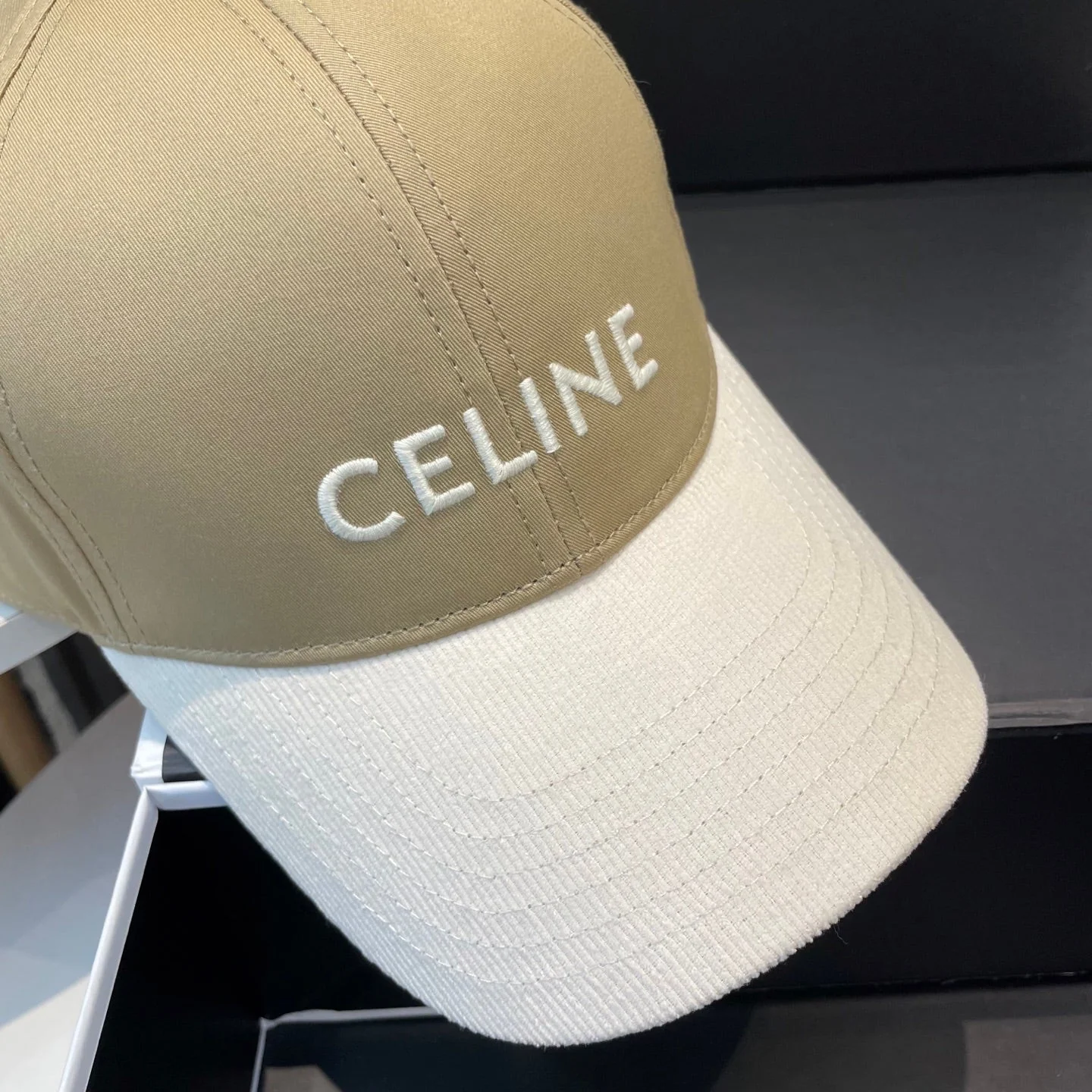 BASEBALL CAP MODEL 652408 IN OLIVE GREEN AND WHITE FABRIC