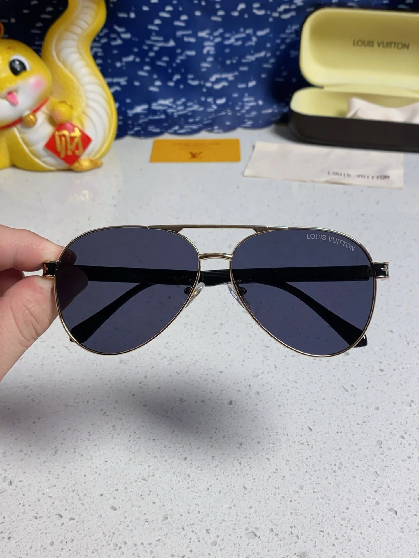 PILOT SUNGLASSES 571635 IN GOLD METAL BLACK LENSES MONOGRAM LOGO