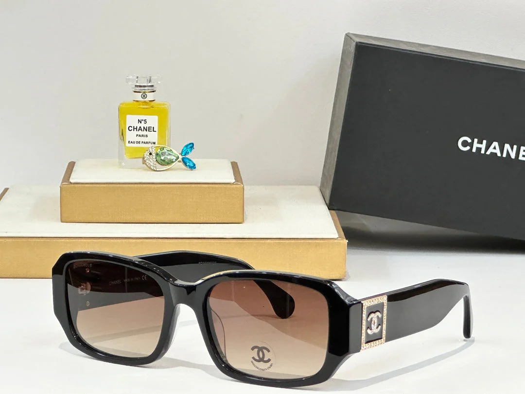 RECTANGULAR SUNGLASSES CH4366 IN ACETATE EMBOSSED CRYSTAL
