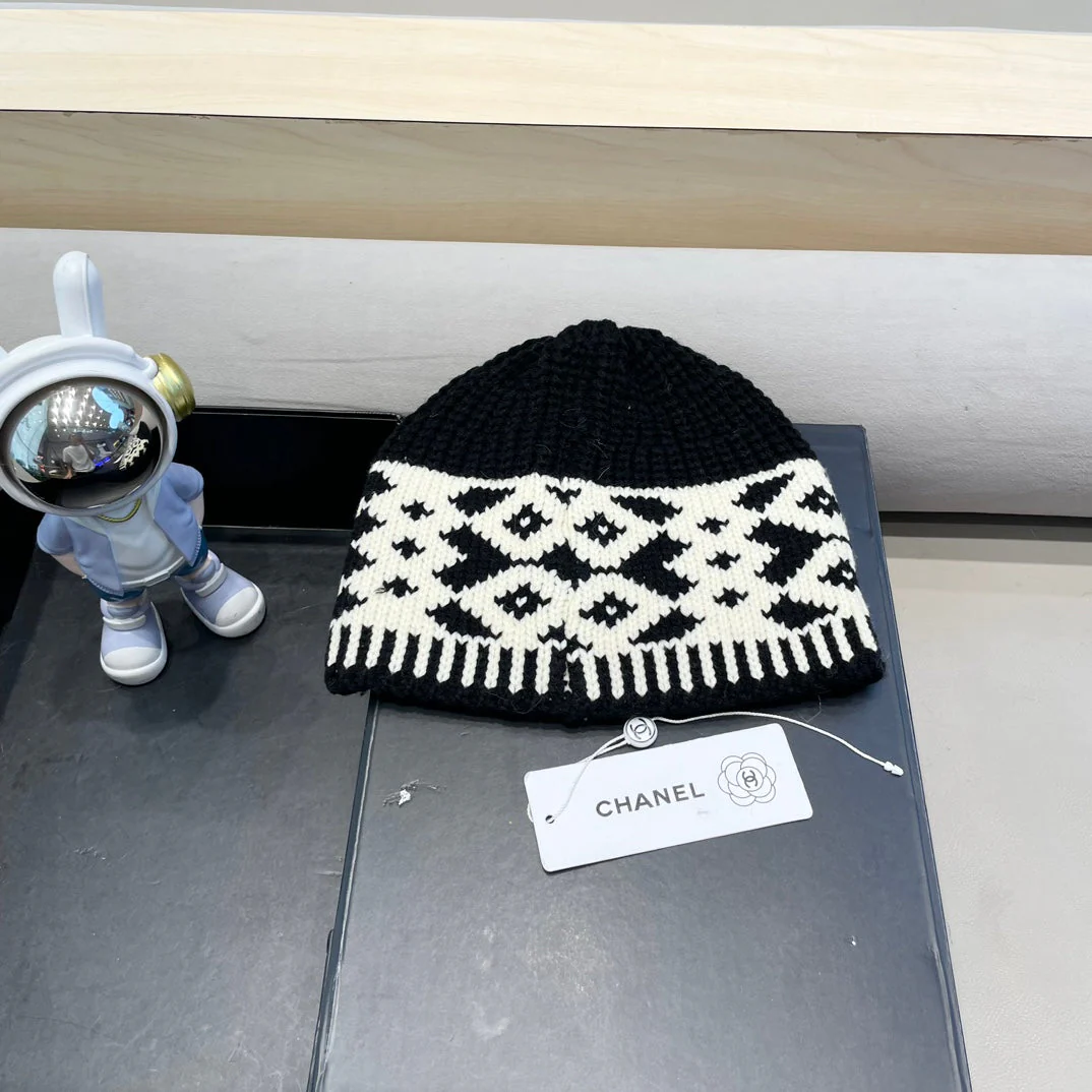 BEANIE HAT IN BLACK MIX WHITE WOOL 431698