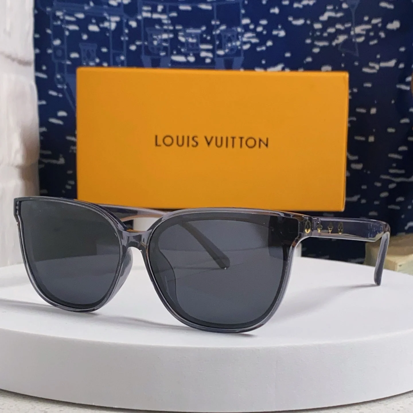 CAT EYE SUNGLASSES 571649 IN GREY CLEAR ACETATE