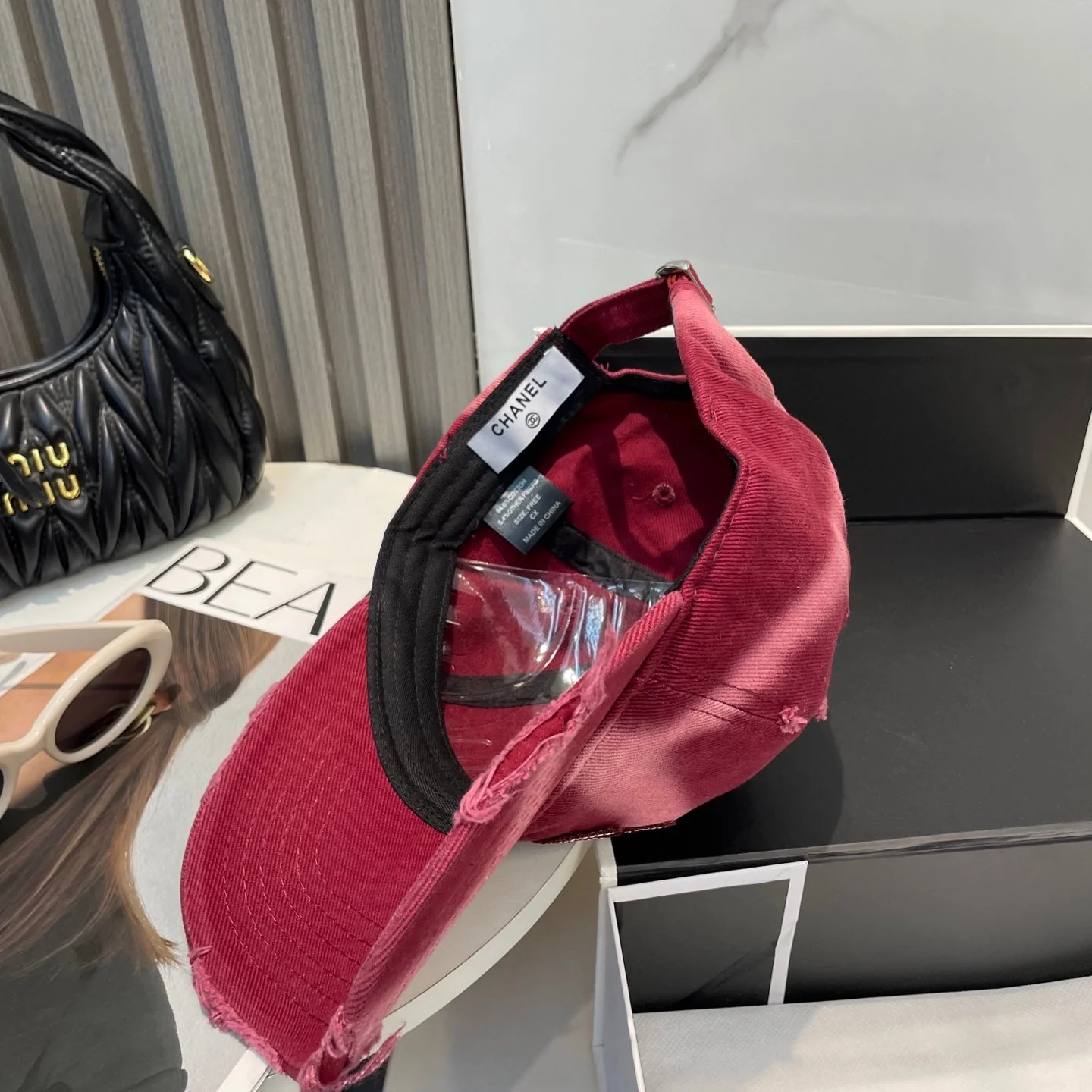 BASEBALL HAT IN MAROON JEAN 672989