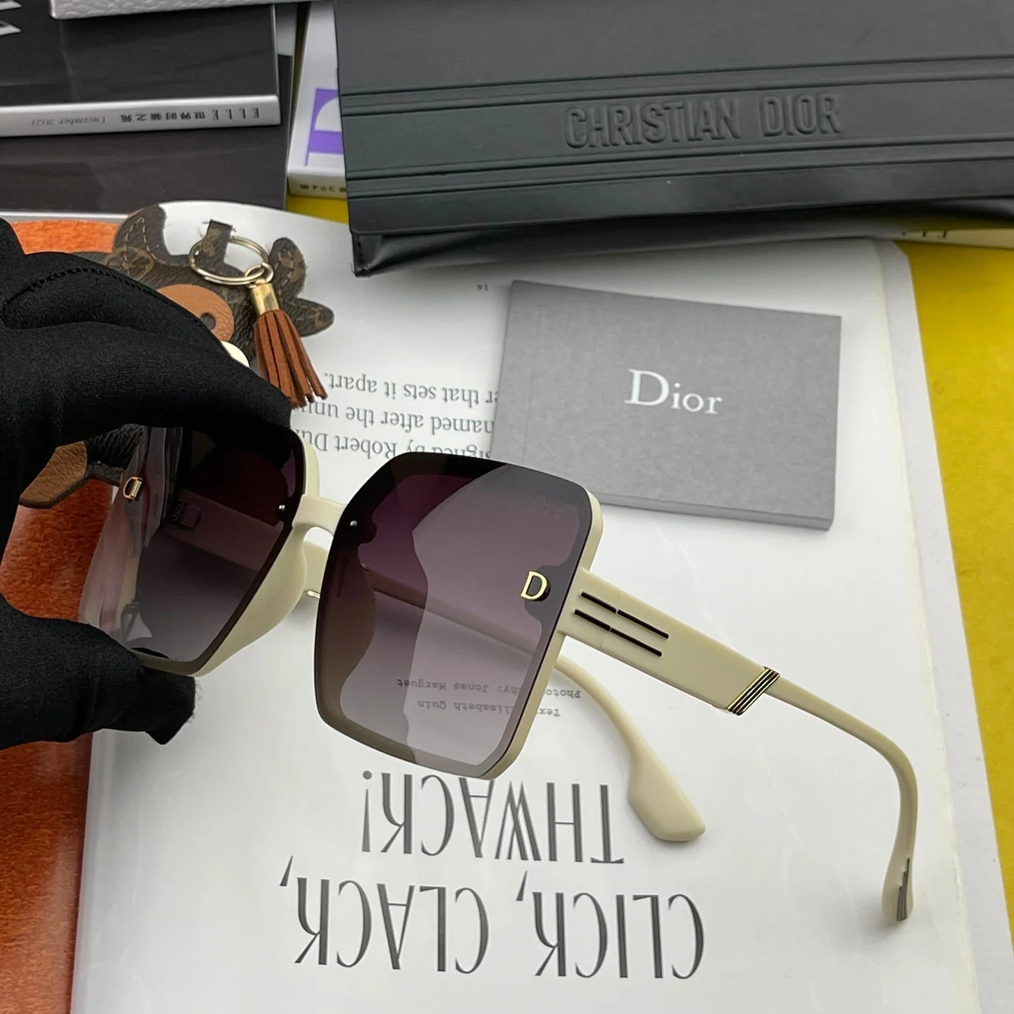 MONTAIGNE SUNGLASS CD2682 IN ACETATE