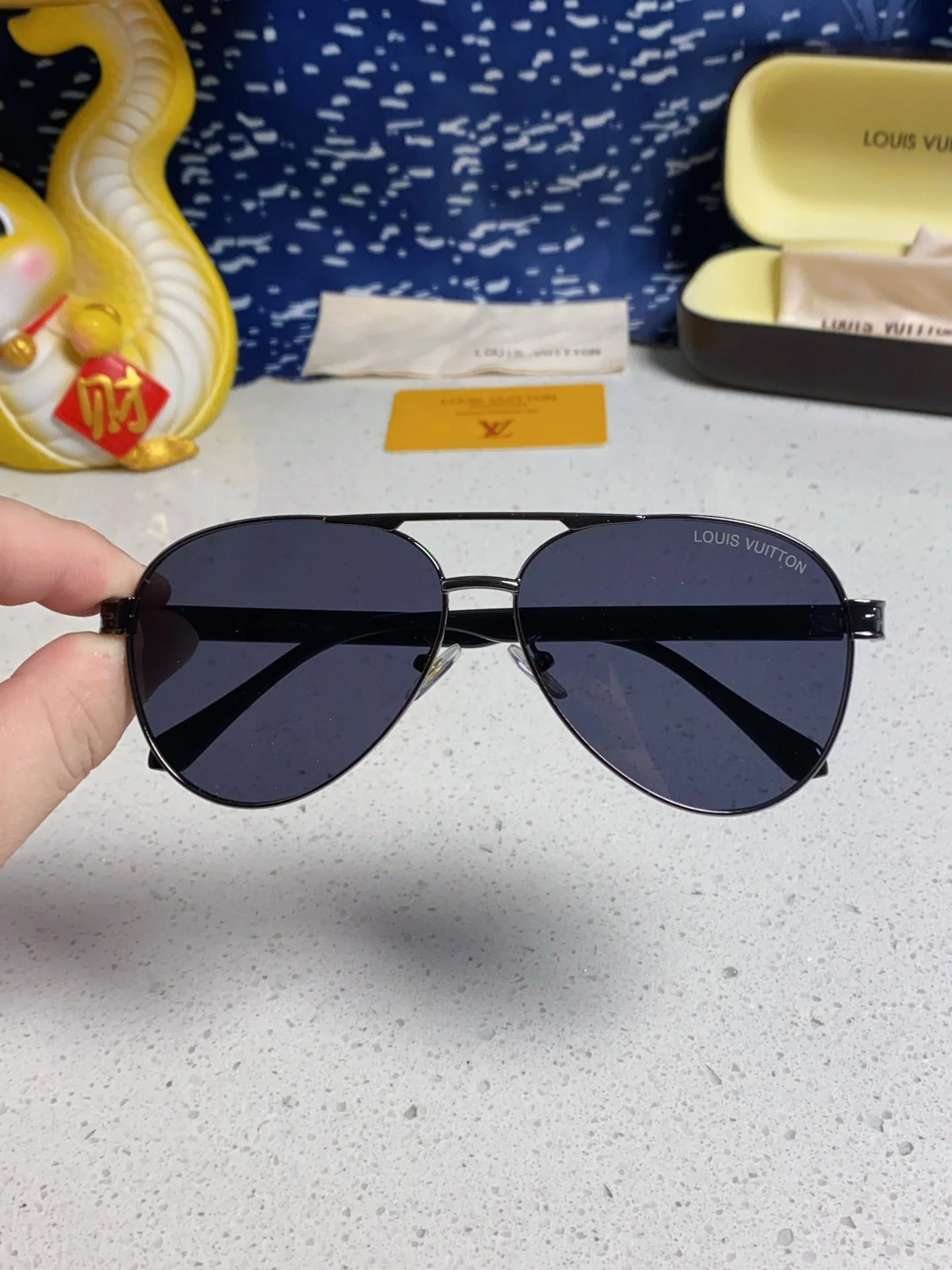 PILOT SUNGLASSES 571636 IN METAL BLACK LENSES MONOGRAM LOGO