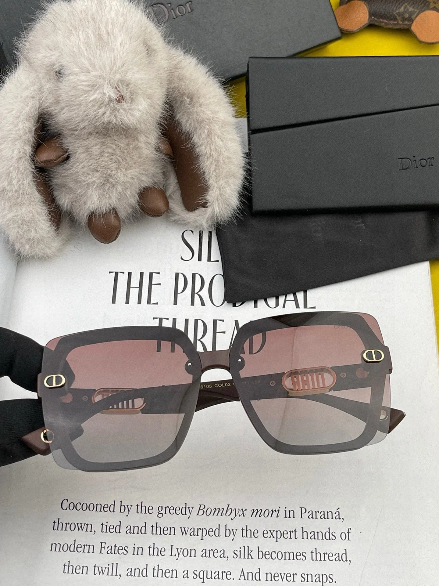 MONTAIGNE SUNGLASS CD5610 IN ACETATE