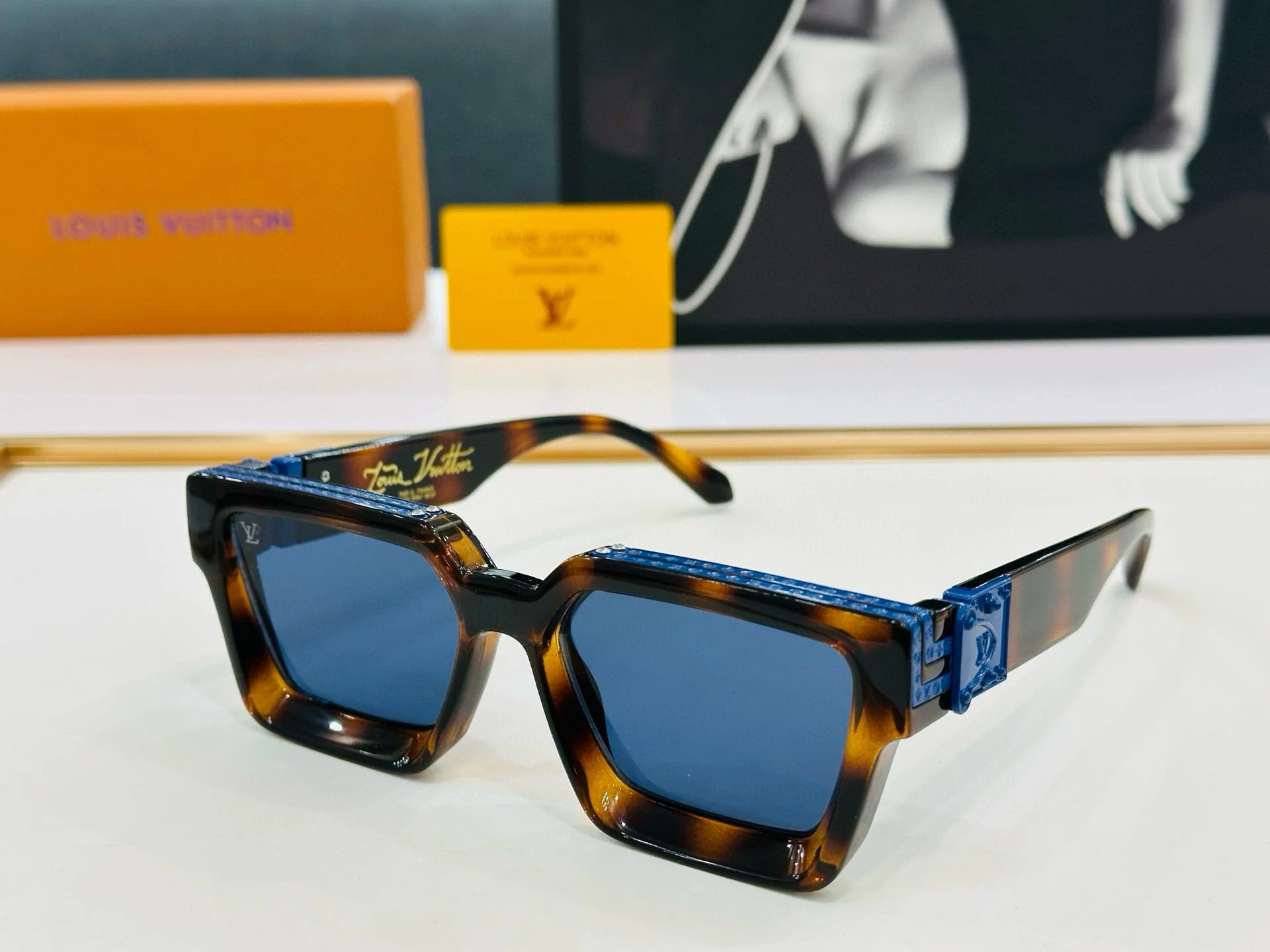RECTANGLE SUNGLASSES 574802 IN ACETATE
