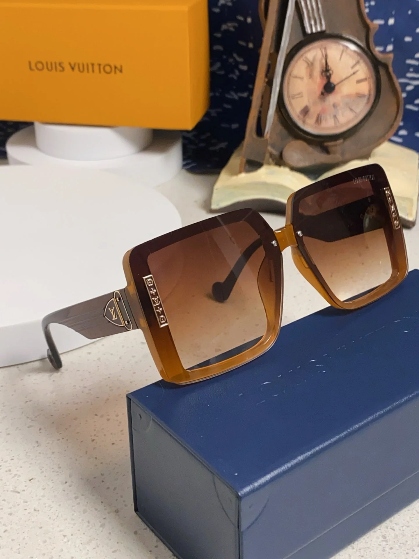 SQUARE SUNGLASSES 571655 IN BROWN CLEAR ACETATE
