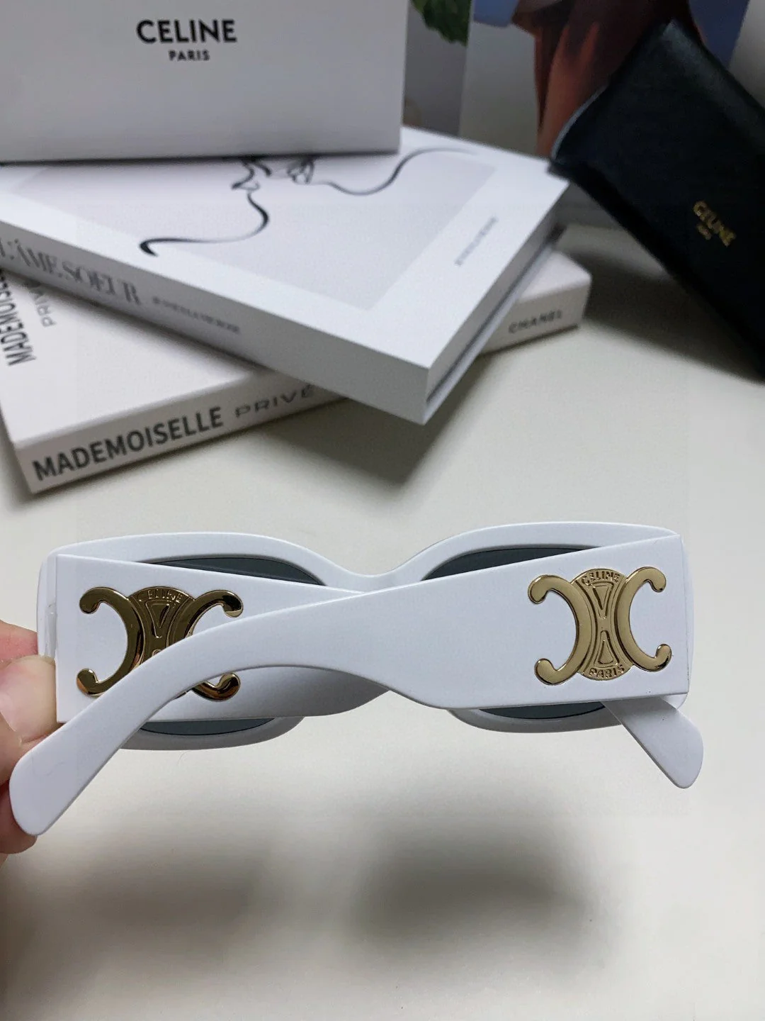 TRIOMPHE SUNGLASSES 548599 IN WHITE ACETATE