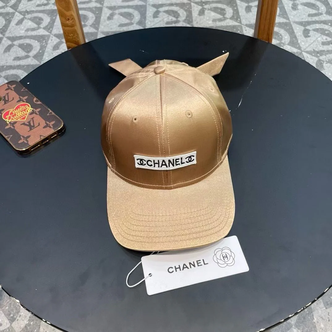 BASEBALL HAT IN GOLD SILK SATIN 404866