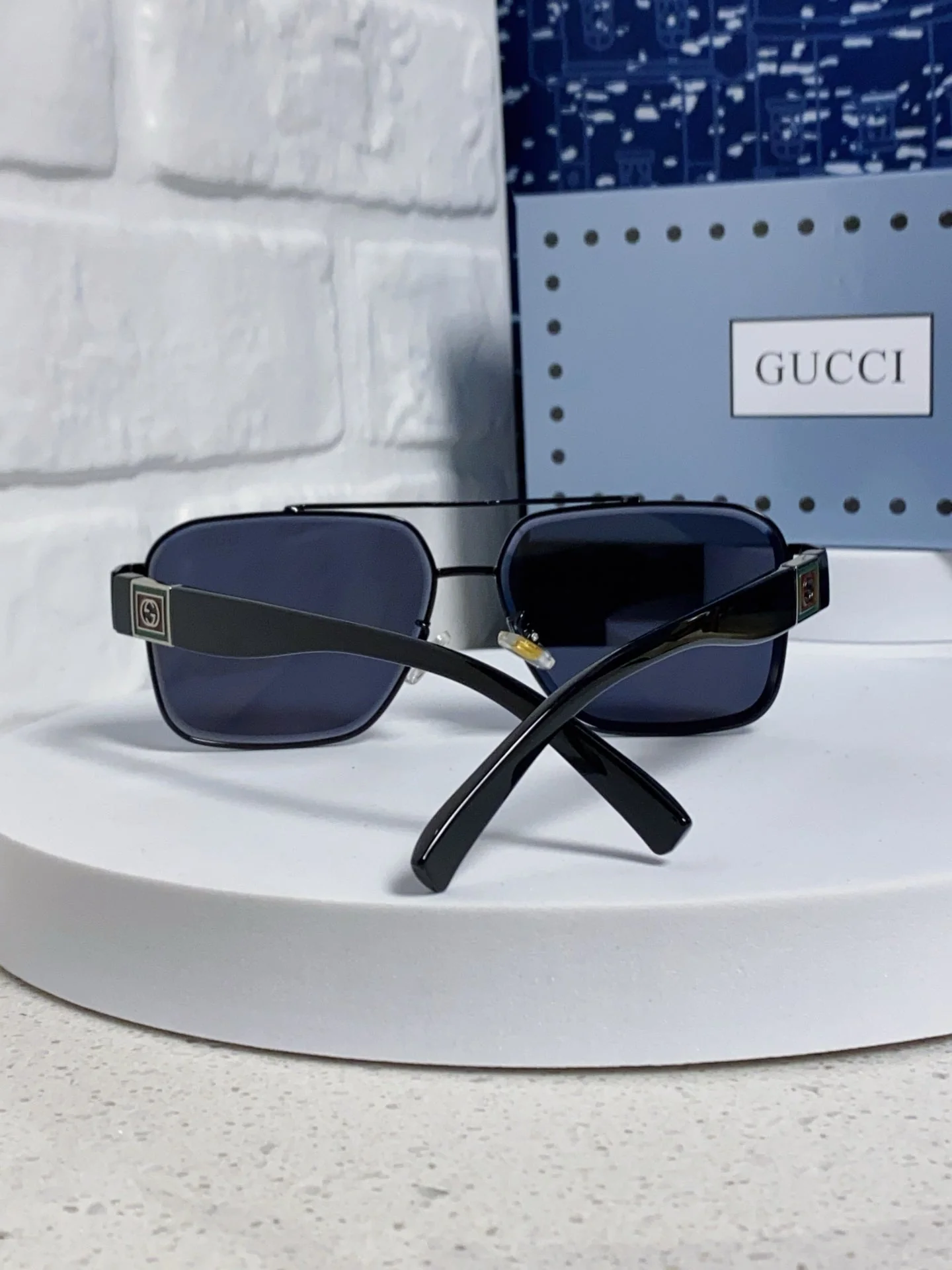 SQUARE FRAME SUNGLASSES 576906 IN METAL