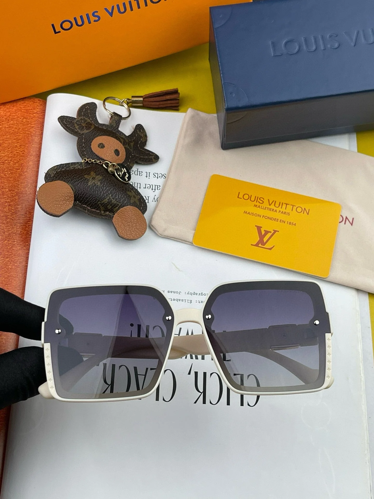 LARGE SQUARE SUNGLASS L1845 IN ACETATE