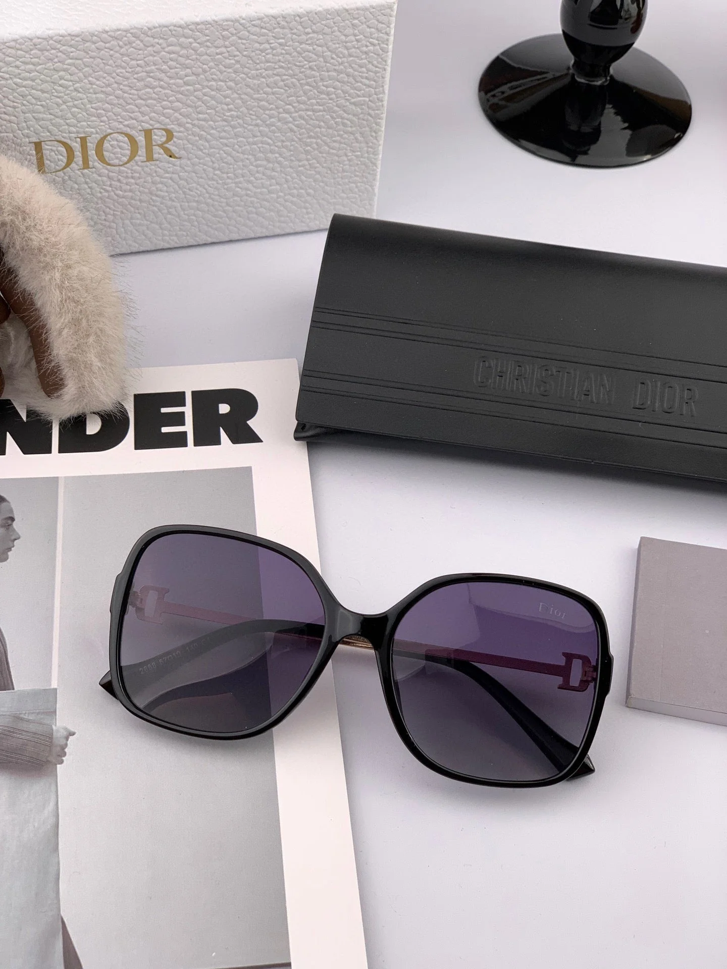MONTAIGNE SUNGLASS D8266 IN METAL