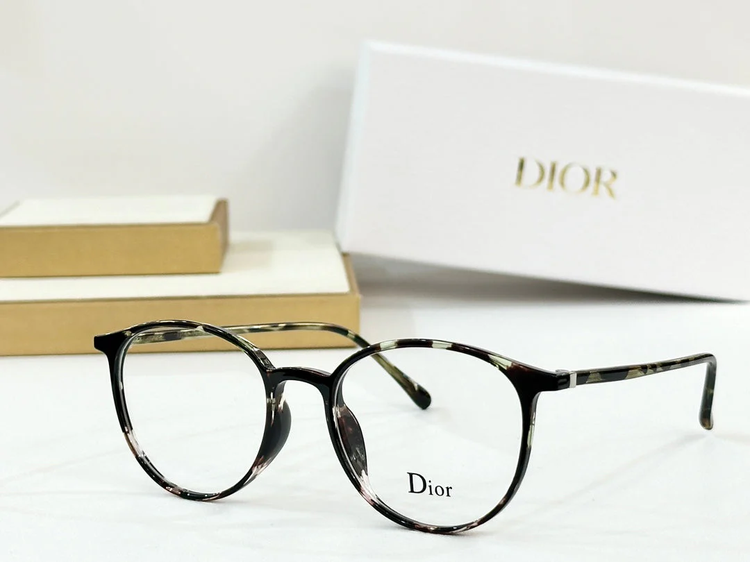 MONTAIGNE SUNGLASS CD S17F IN ACETATE