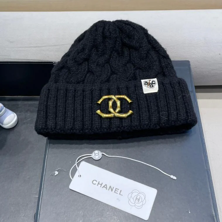 BEANIE HAT IN BLACK WOOL 431707