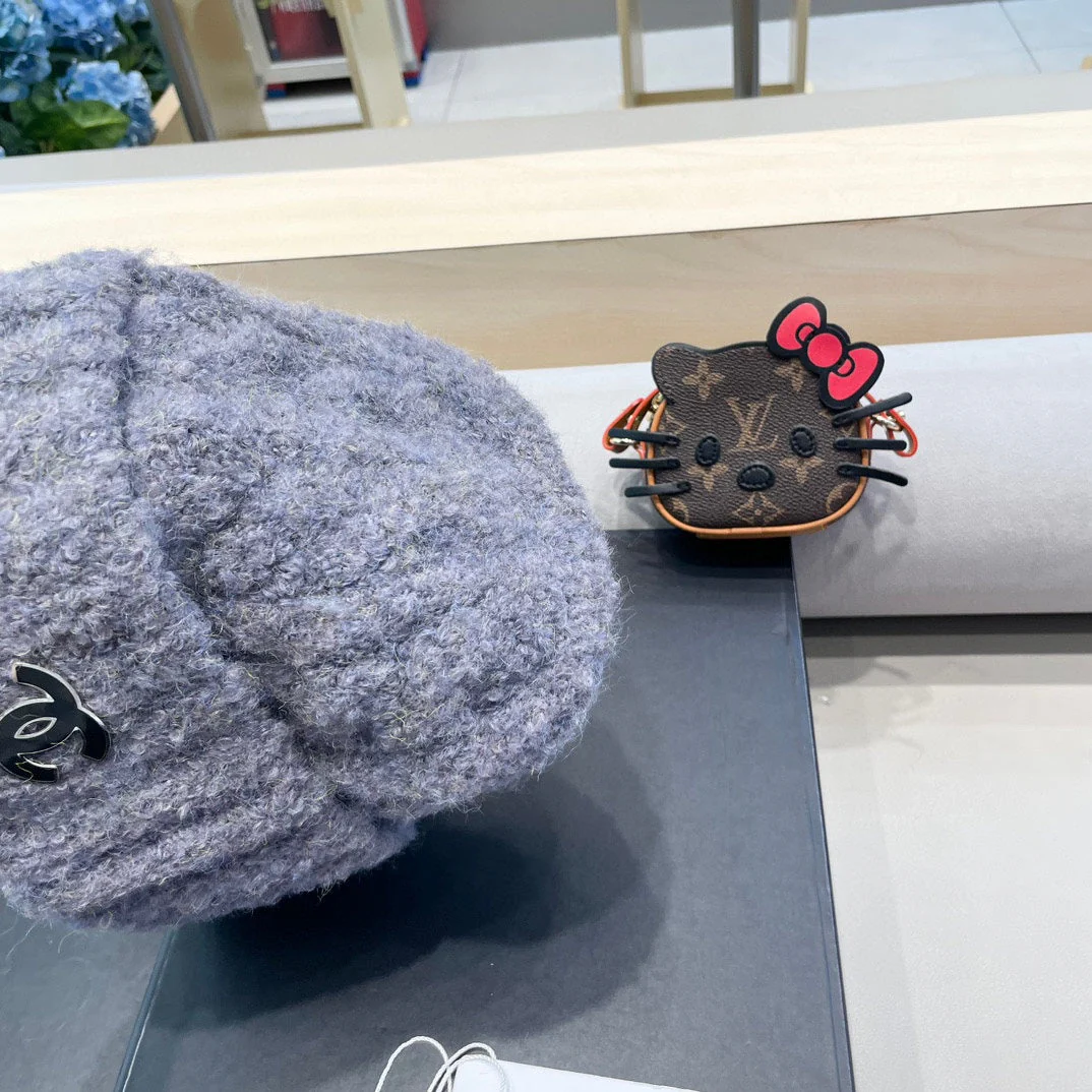 BEANIE HAT IN COOL GRAY WOOL 413327