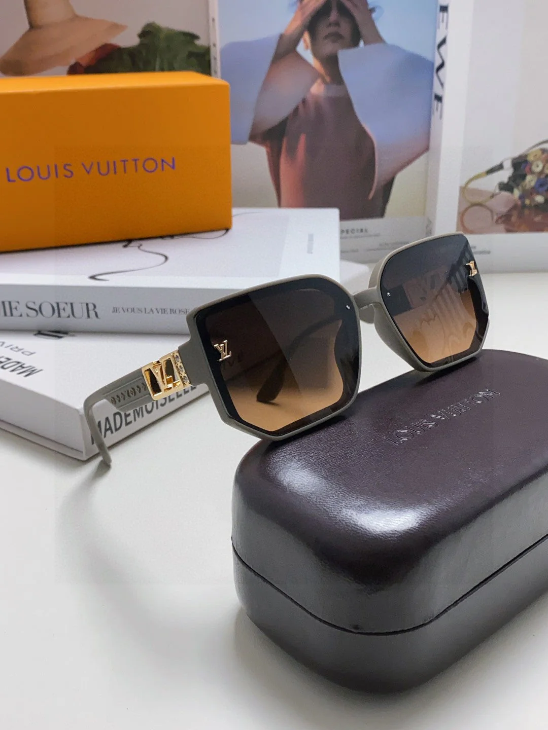 CLASH SQUARE SUNGLASSES 570250 IN GREY ACETATE