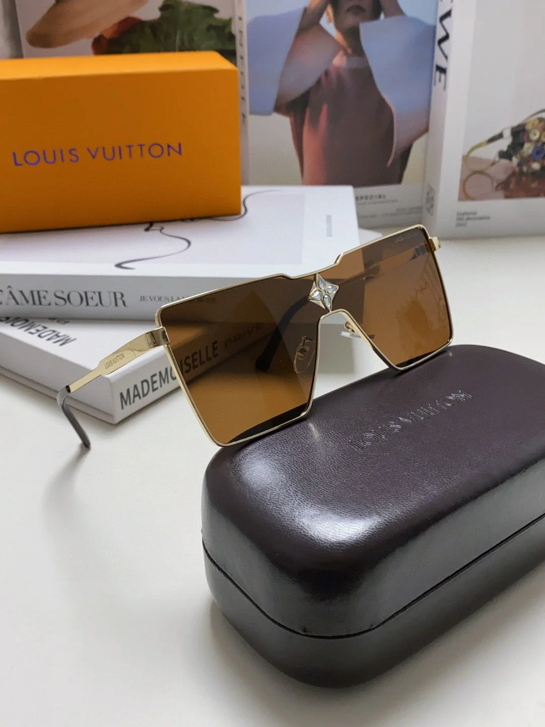 CYCLONE SUNGLASS 581374 IN GOLD METAL BRWON LENSES