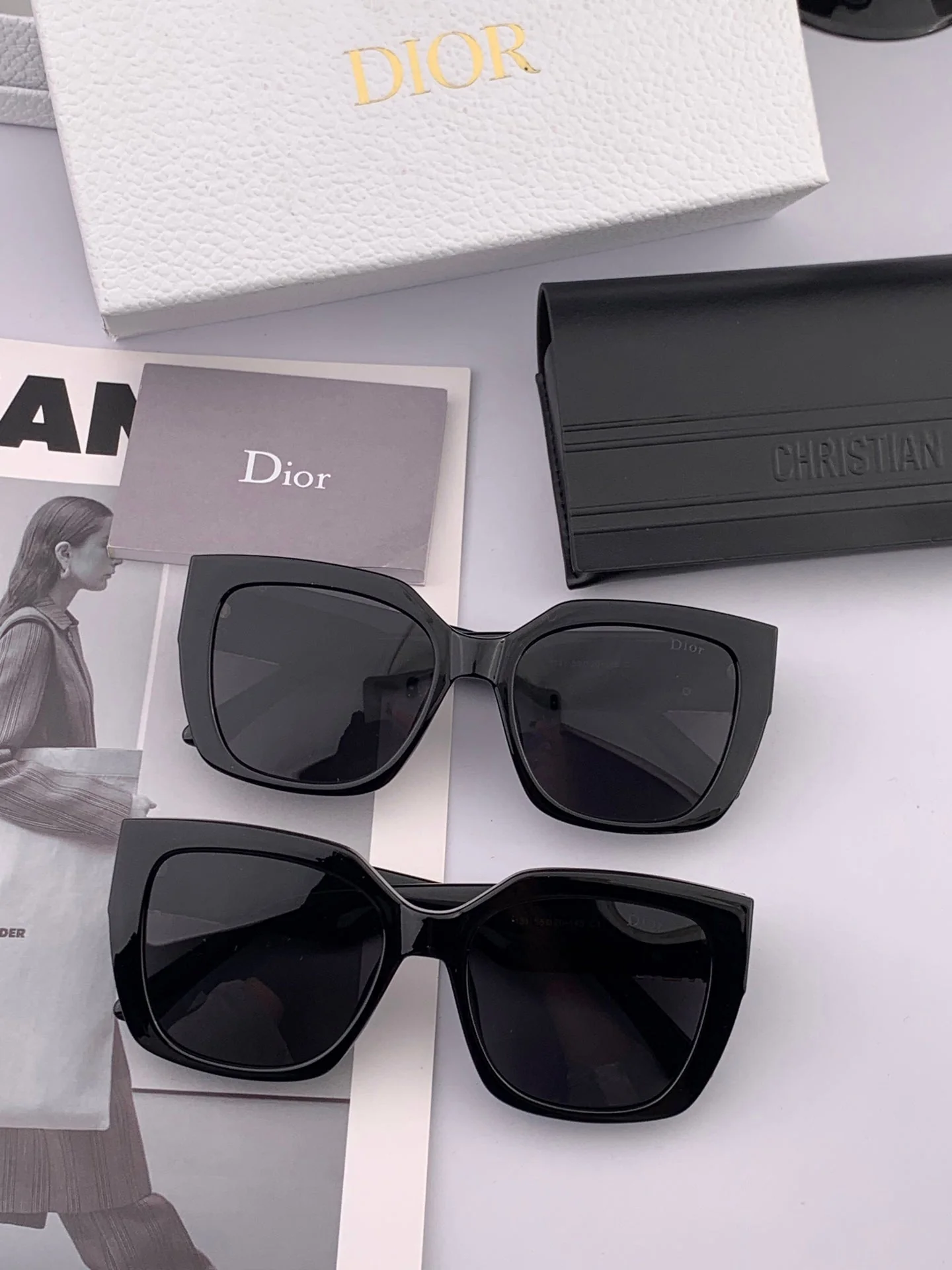 MONTAIGNE SUNGLASS CD1113 IN ACETATE