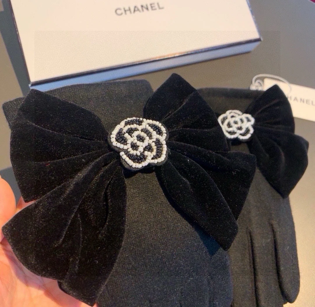 GLOVES IN BLACK WOOL WITH LARGE BOW 464996