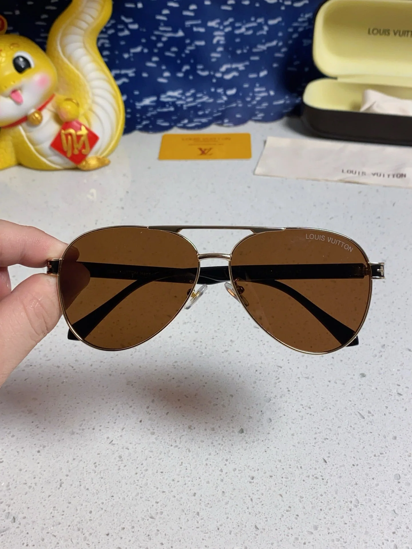 PILOT SUNGLASSES 571634 IN GOLD METAL BROWN LENSES MONOGRAM LOGO