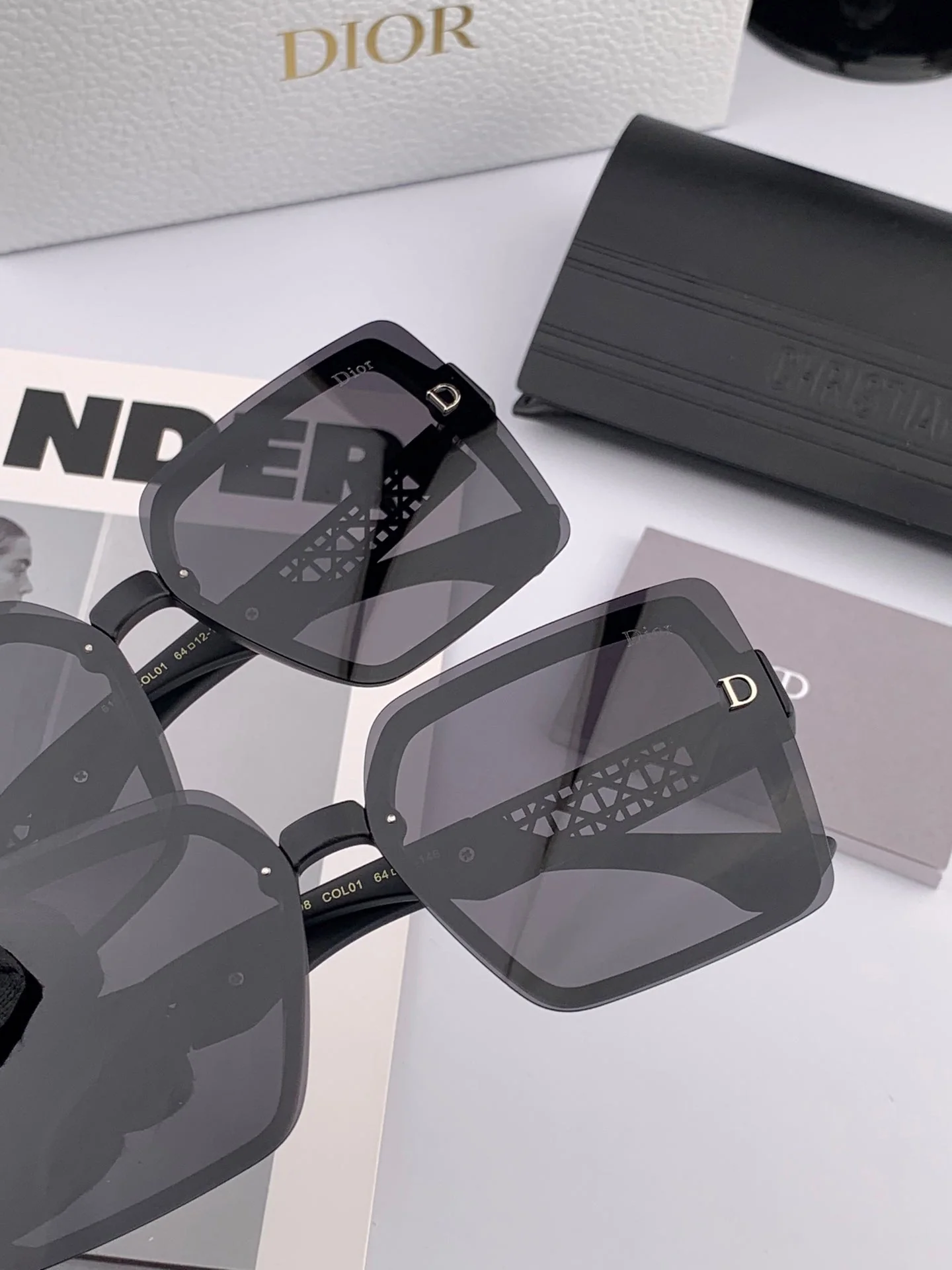 MONTAIGNE SUNGLASS CD1086 IN ACETATE
