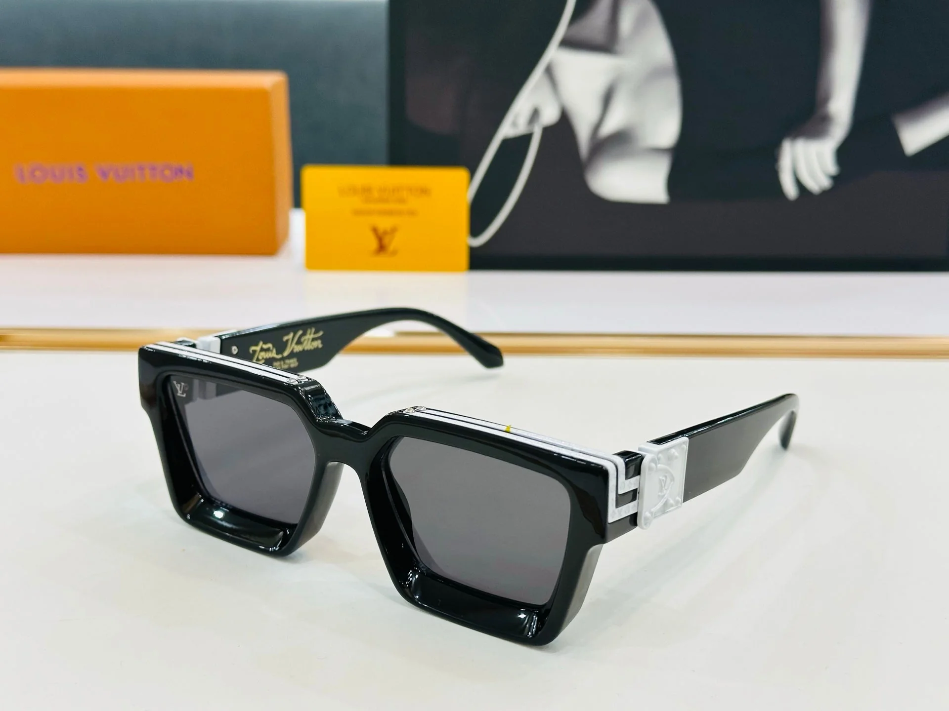 RECTANGLE SUNGLASSES 574801 IN ACETATE