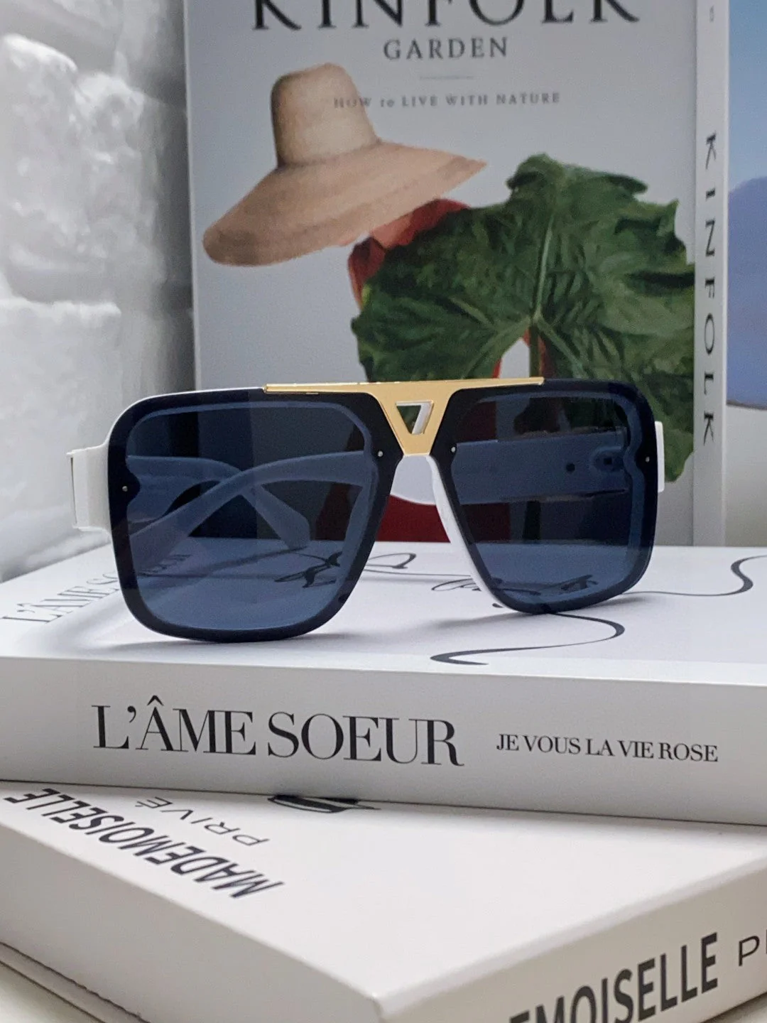 EVIDENCE SUNGLASSES 574718 IN WHITE ACETATE