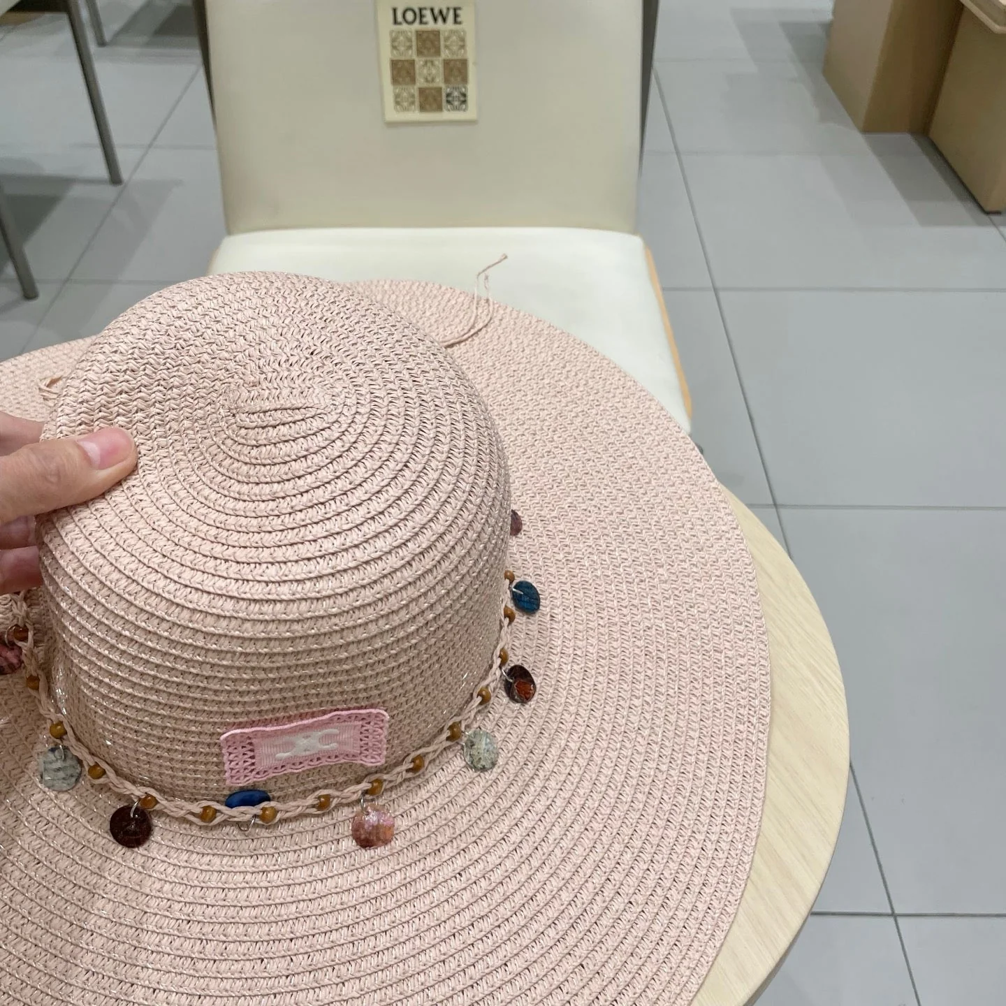 WIDE BRIM HAT MODEL 652184 IN LIGHT PINK WOVEN STRAW