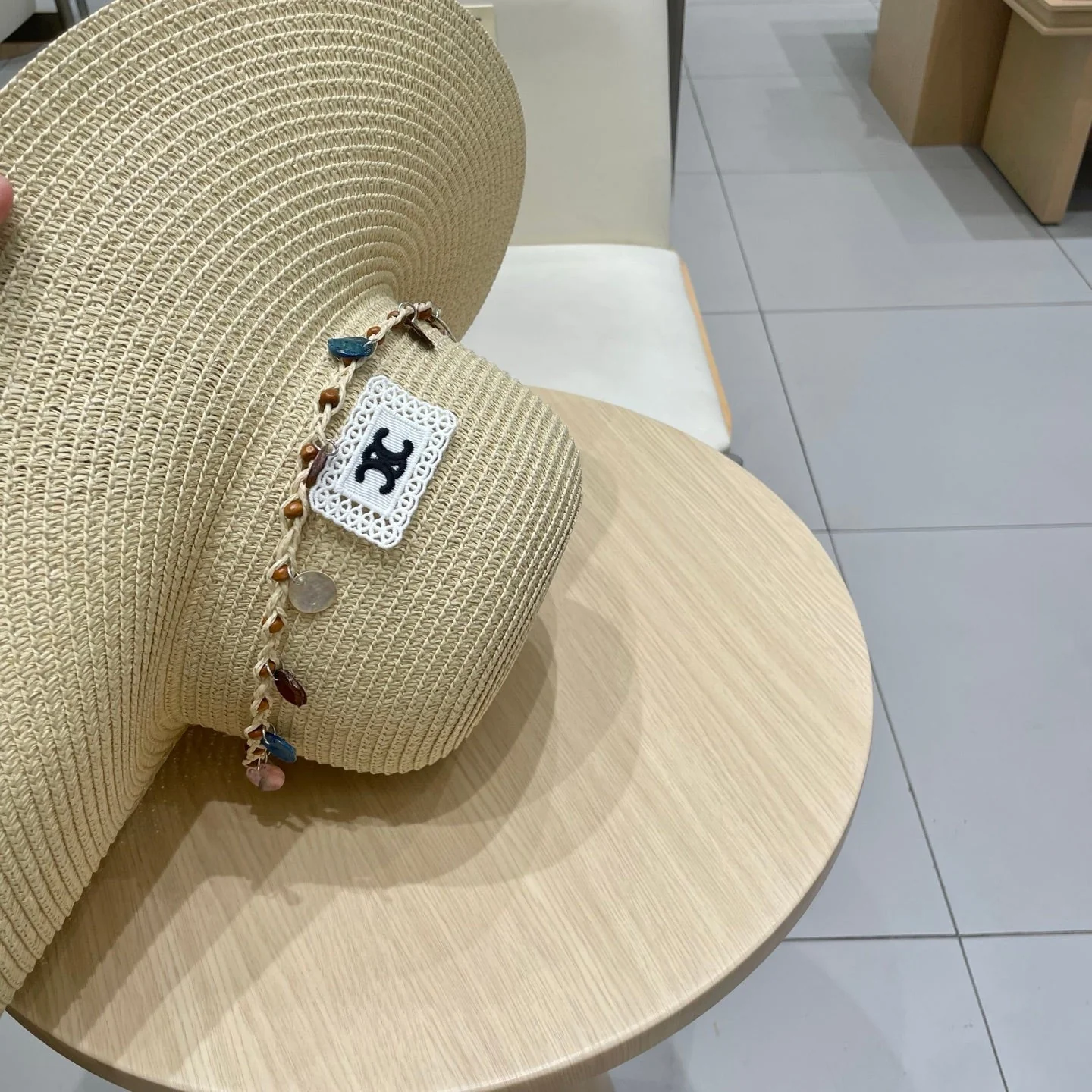 WIDE BRIM HAT MODEL 652185 IN BEIGE WOVEN STRAW
