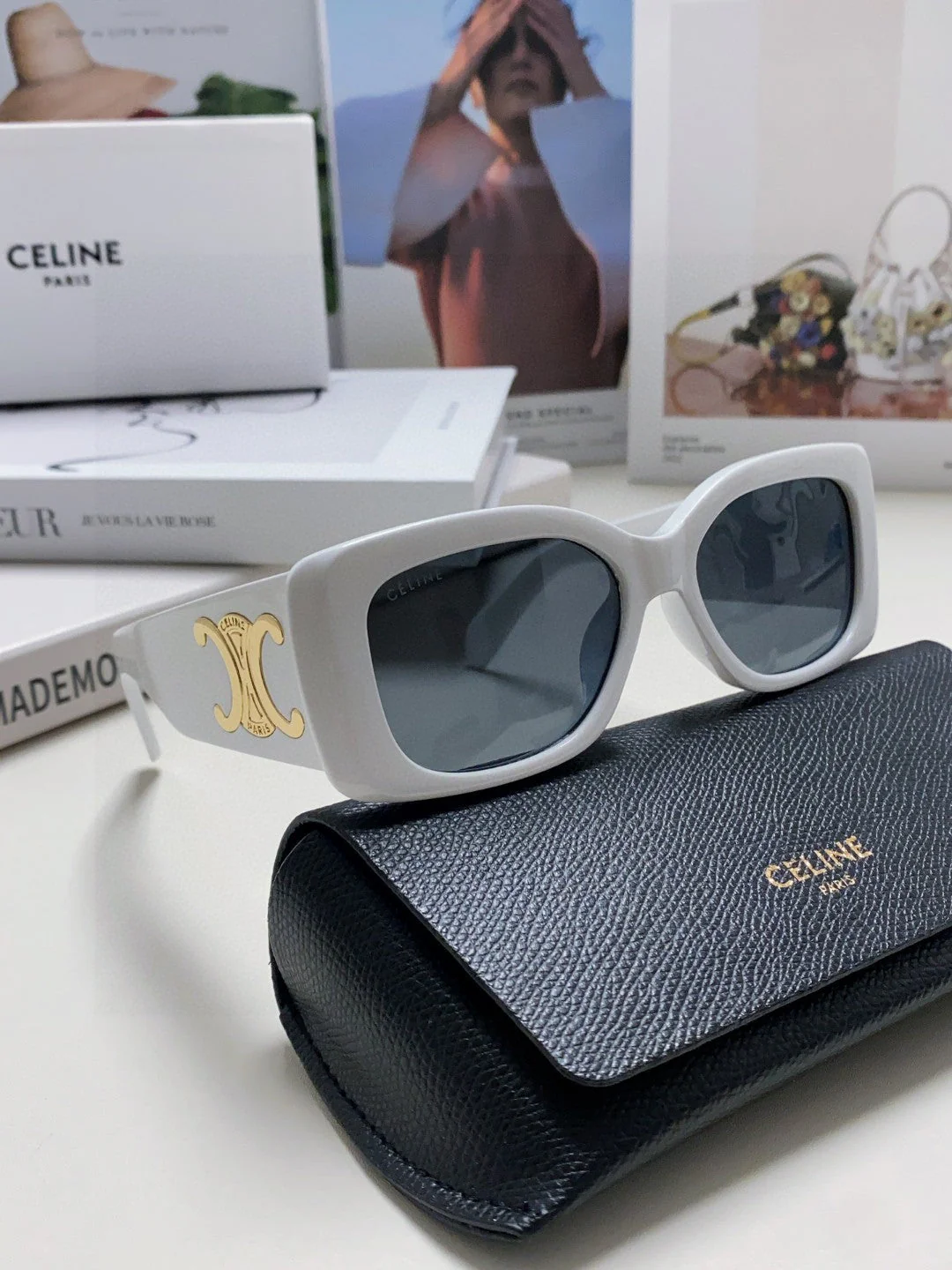 TRIOMPHE SUNGLASSES 548599 IN WHITE ACETATE