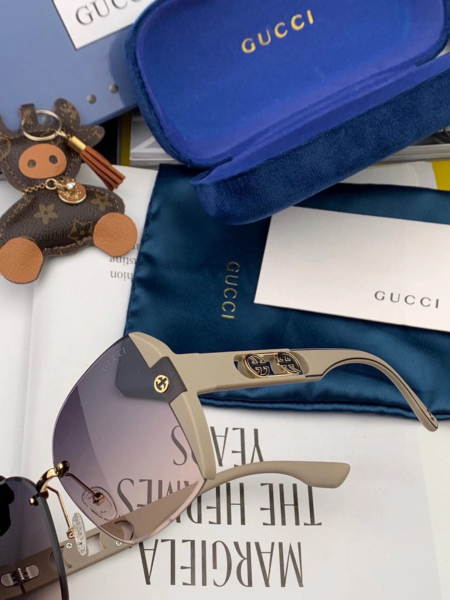 EMBOSSED LOGO SQUARE FRAME SUNGLASSES G0296 IN ACETATE AND METAL