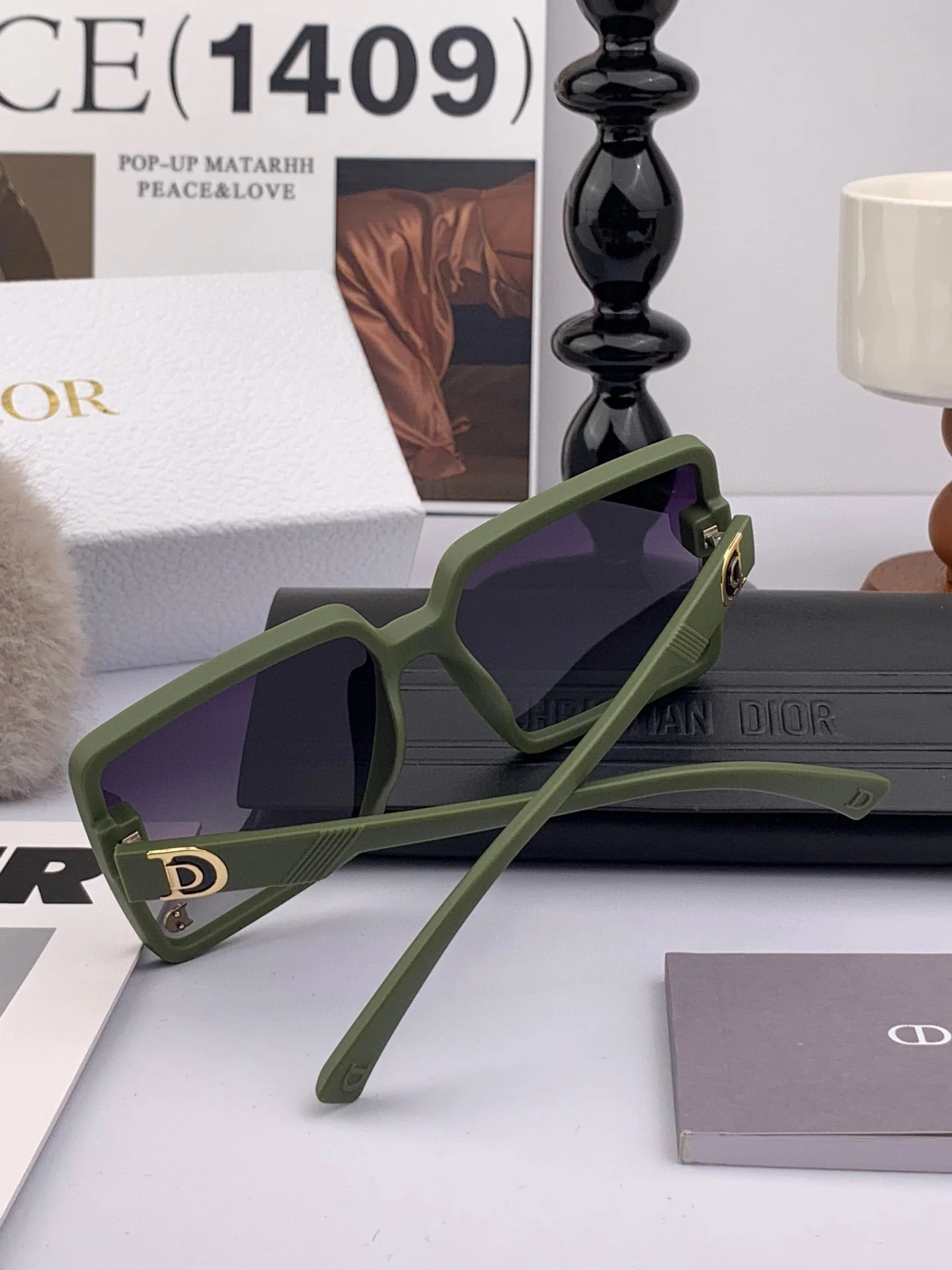 MONTAIGNE SUNGLASS CD1595 IN GREEN ACETATE