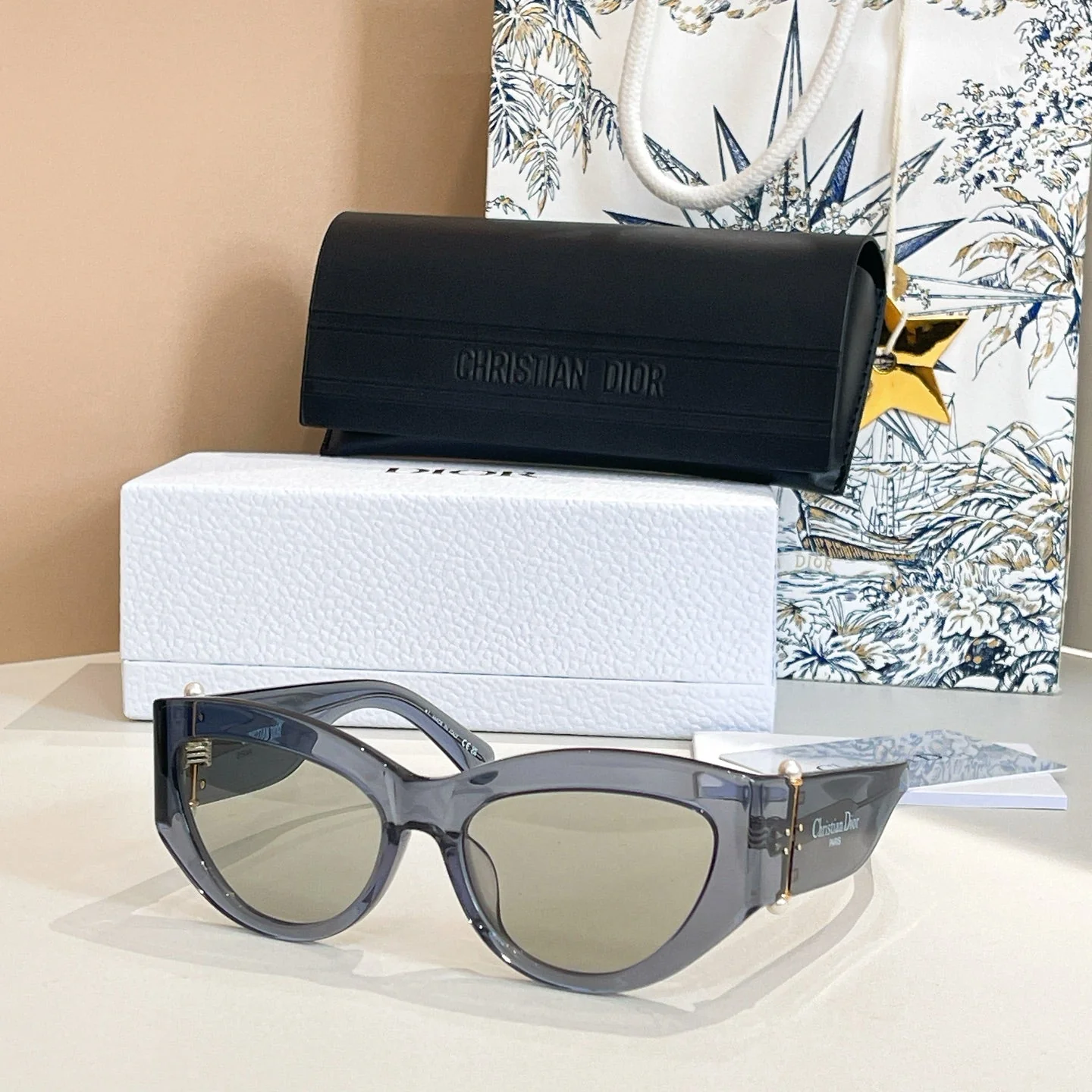 SIGNATURE SUNGLASS TRIABLE B1F IN ACETATE
