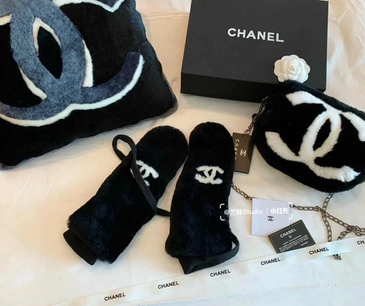 GLOVES IN BLACK RABBIT FUR AND LAMBSKIN 456405