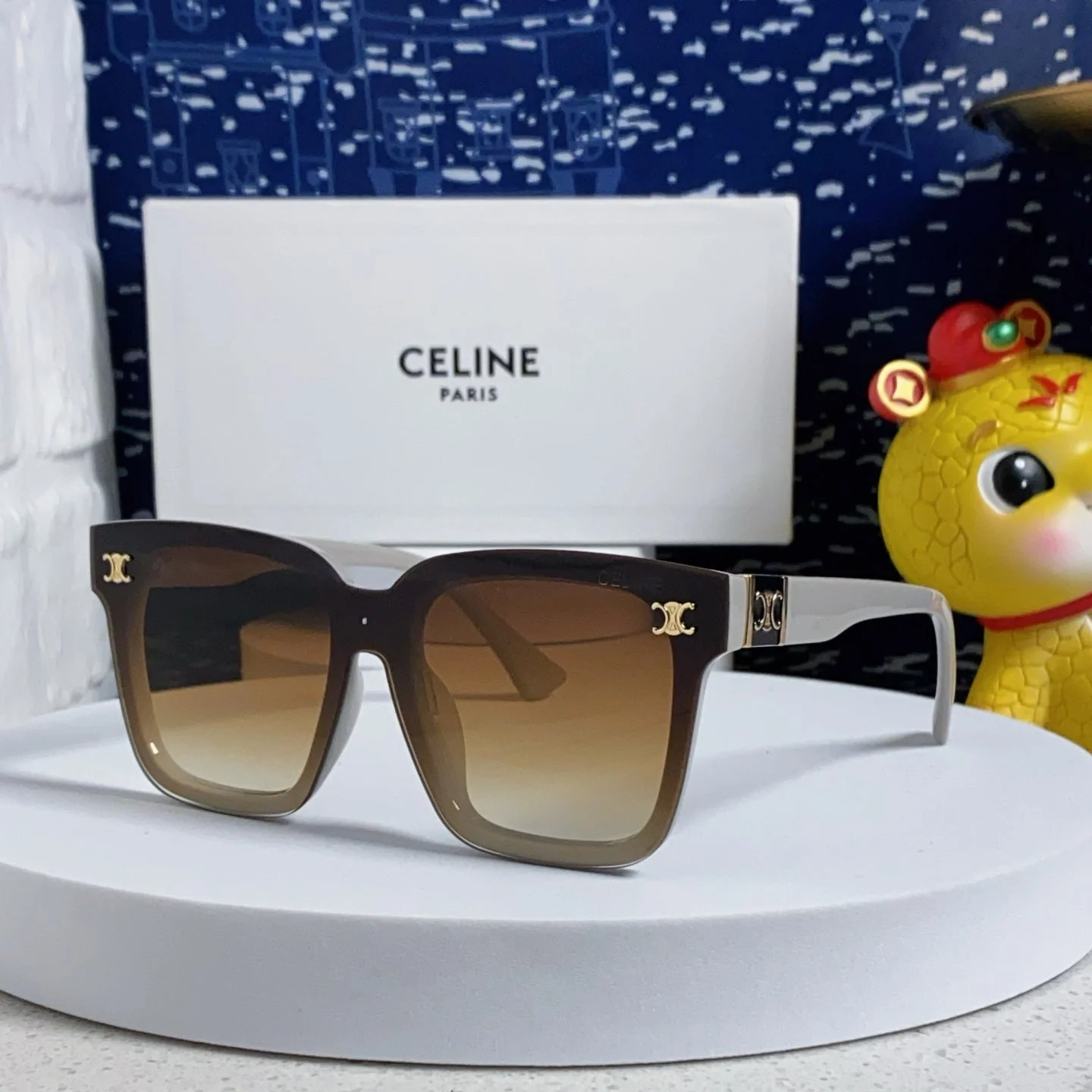 TRIOMPHE SUNGLASSES 548633 IN IVORY ACETATE