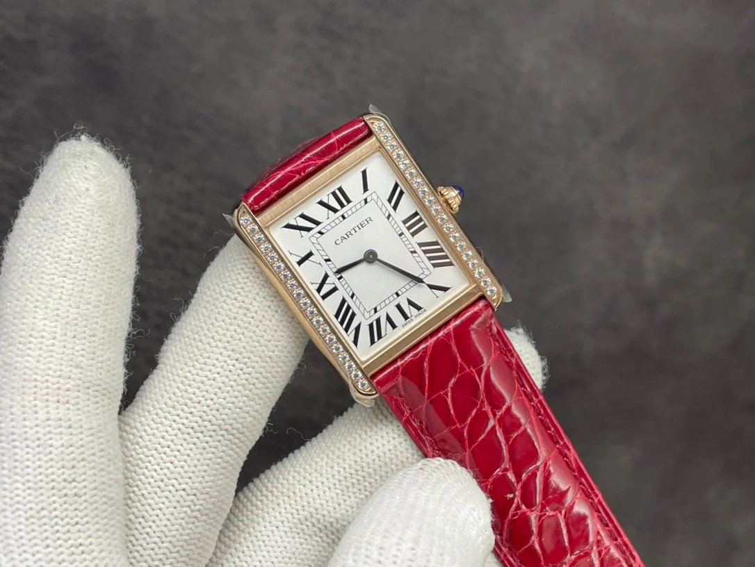 TANK LOUIS DE CARTIER QUARTZ GOLD CASE DIAMOND BEZEL