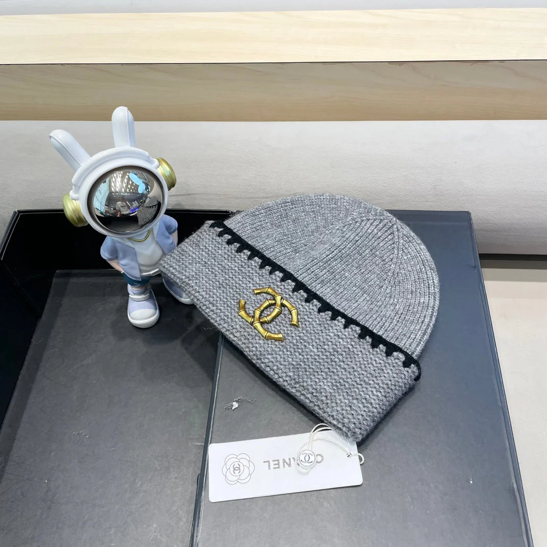 BEANIE HAT IN COAL GRAY WOOL 419780