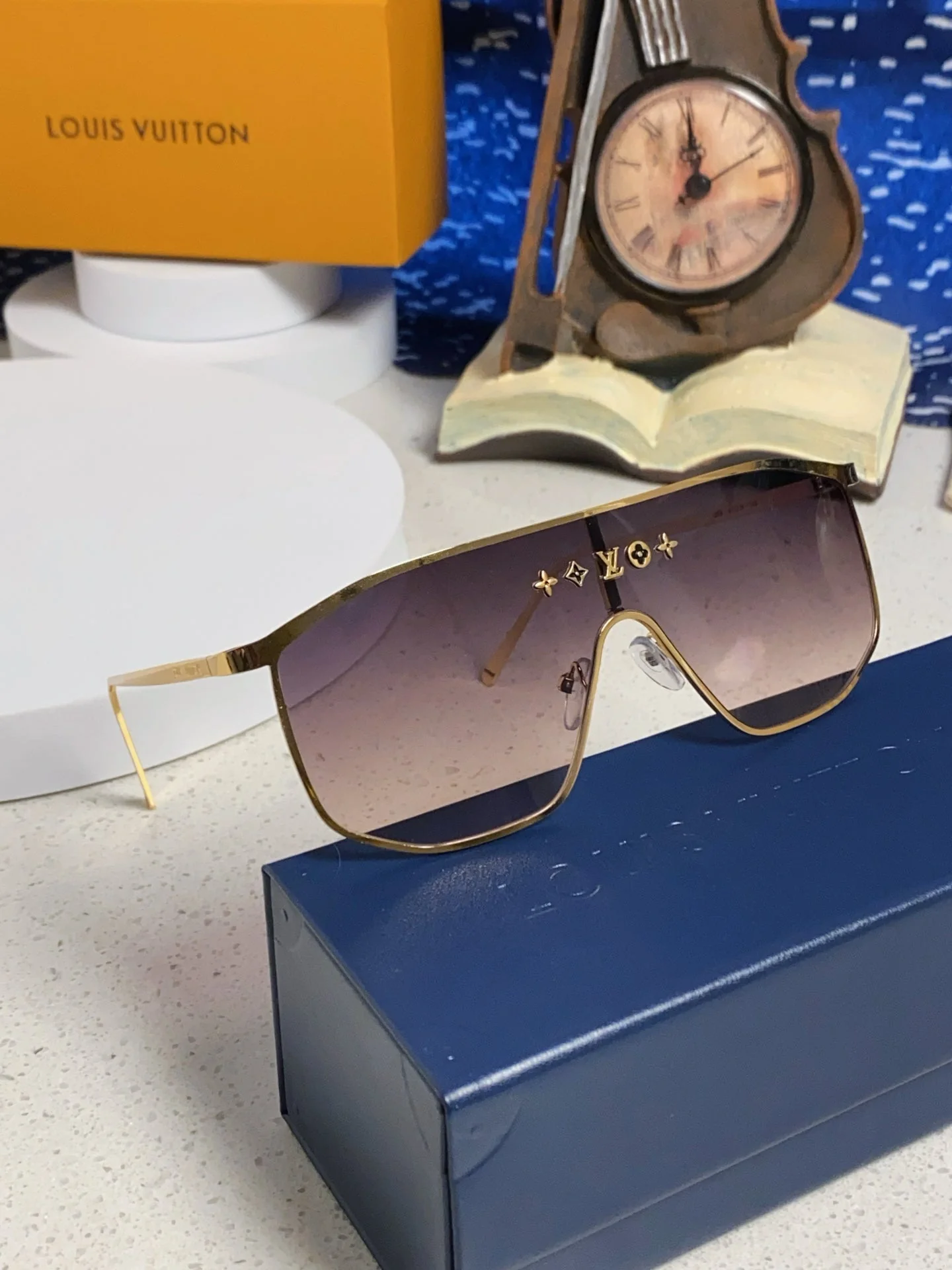GOLDEN MASK SUNGLASSES 582732 IN GOLD METAL DARK GREY SMOKE LENSES