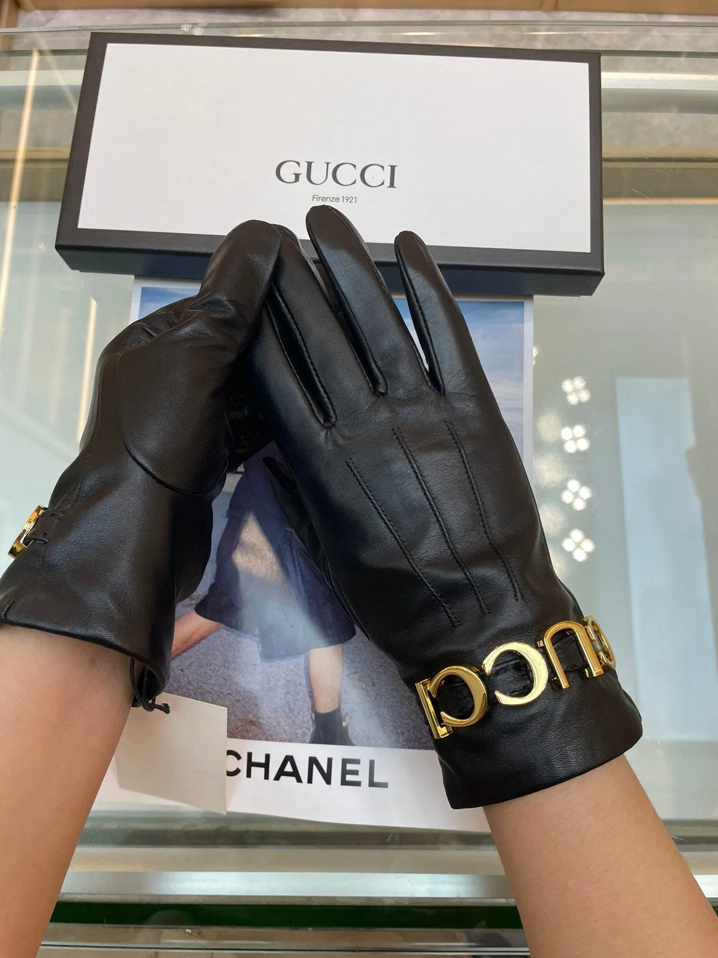 EUROPEAN GLOVES IN BLACK LAMBSKIN WITH CASHMERE LINING 376727