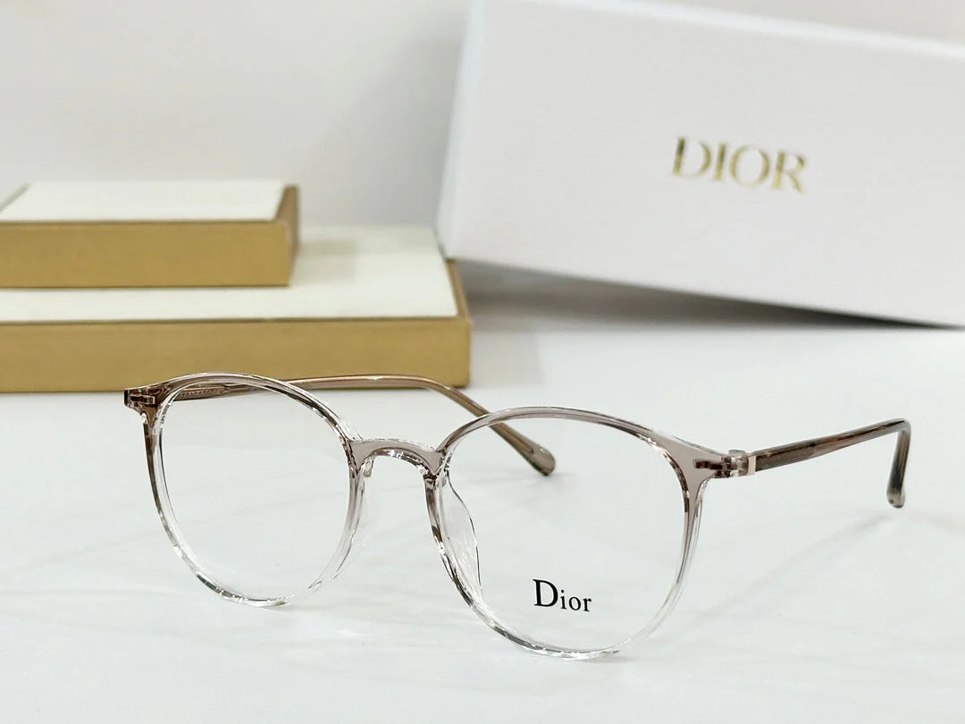 MONTAIGNE SUNGLASS CD S17F IN ACETATE