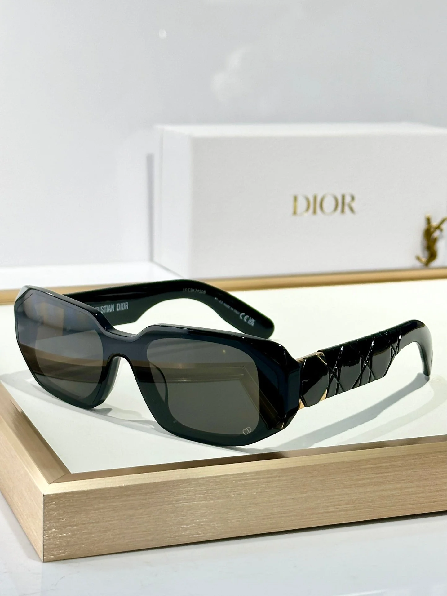 MONTAIGNE SUNGLASS LABY99.22 A3I IN ACETATE