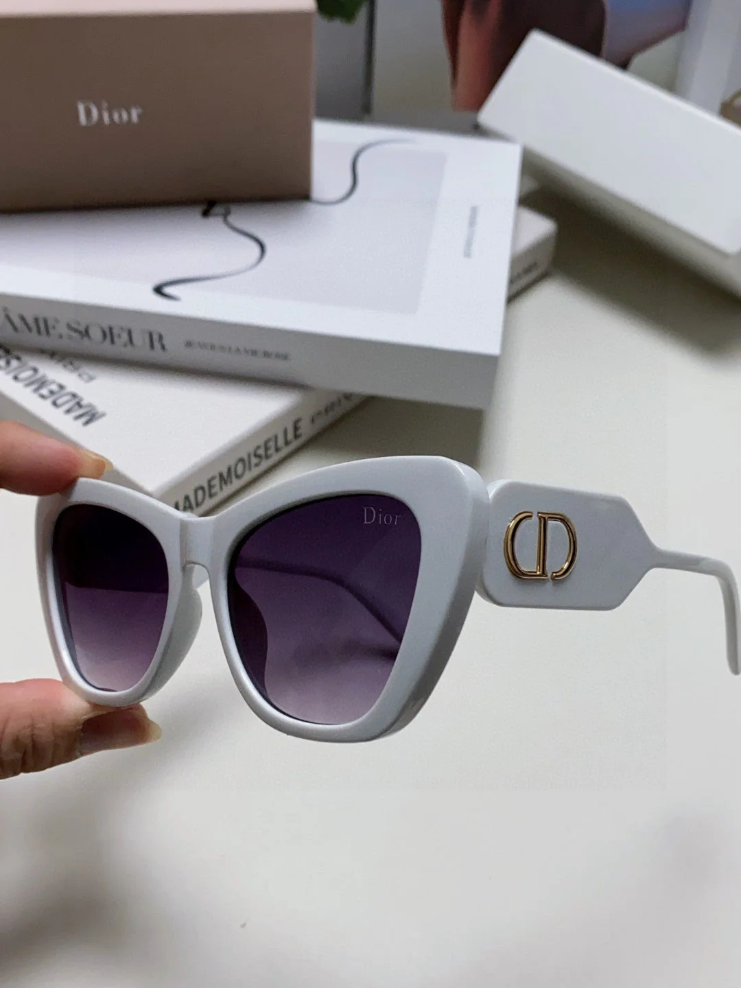 BOBBY B1U SUNGLASS 571589 IN WHITE ACETATE GREY SMOKE LENSES